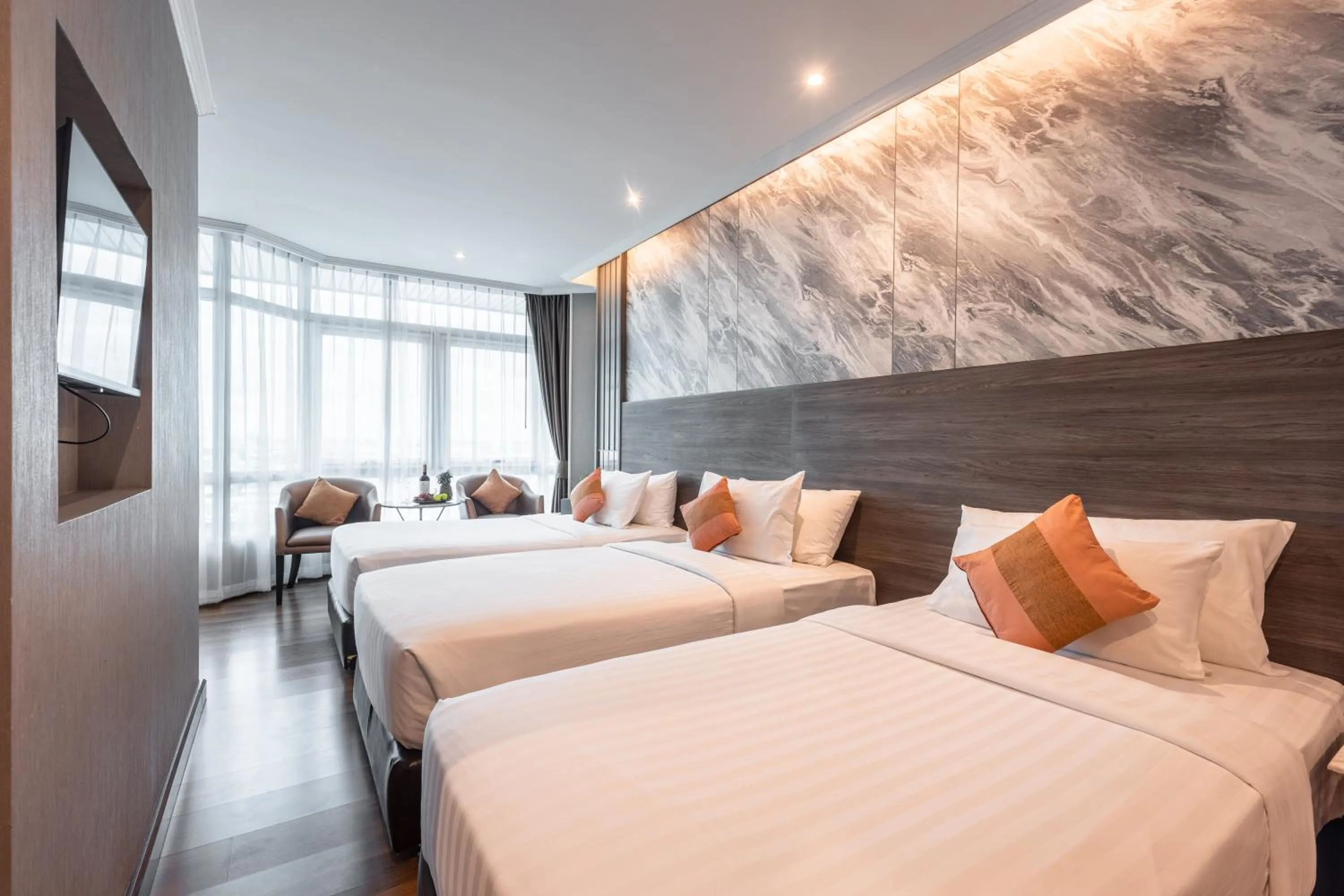 Deluxe Triple Room in Siam Mandarina Hotel - Free BKK Airport Shuttle