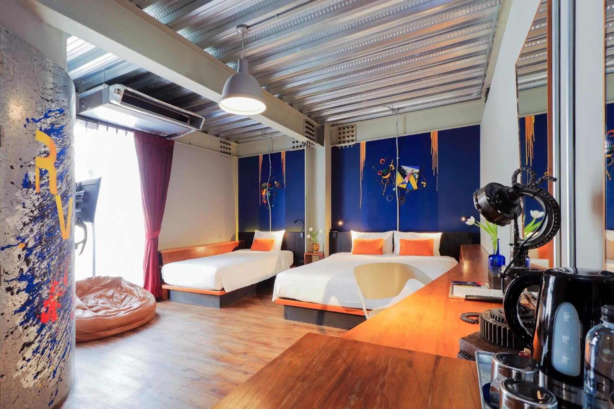 Superior Triple Room in MeStyle Garage Hotel