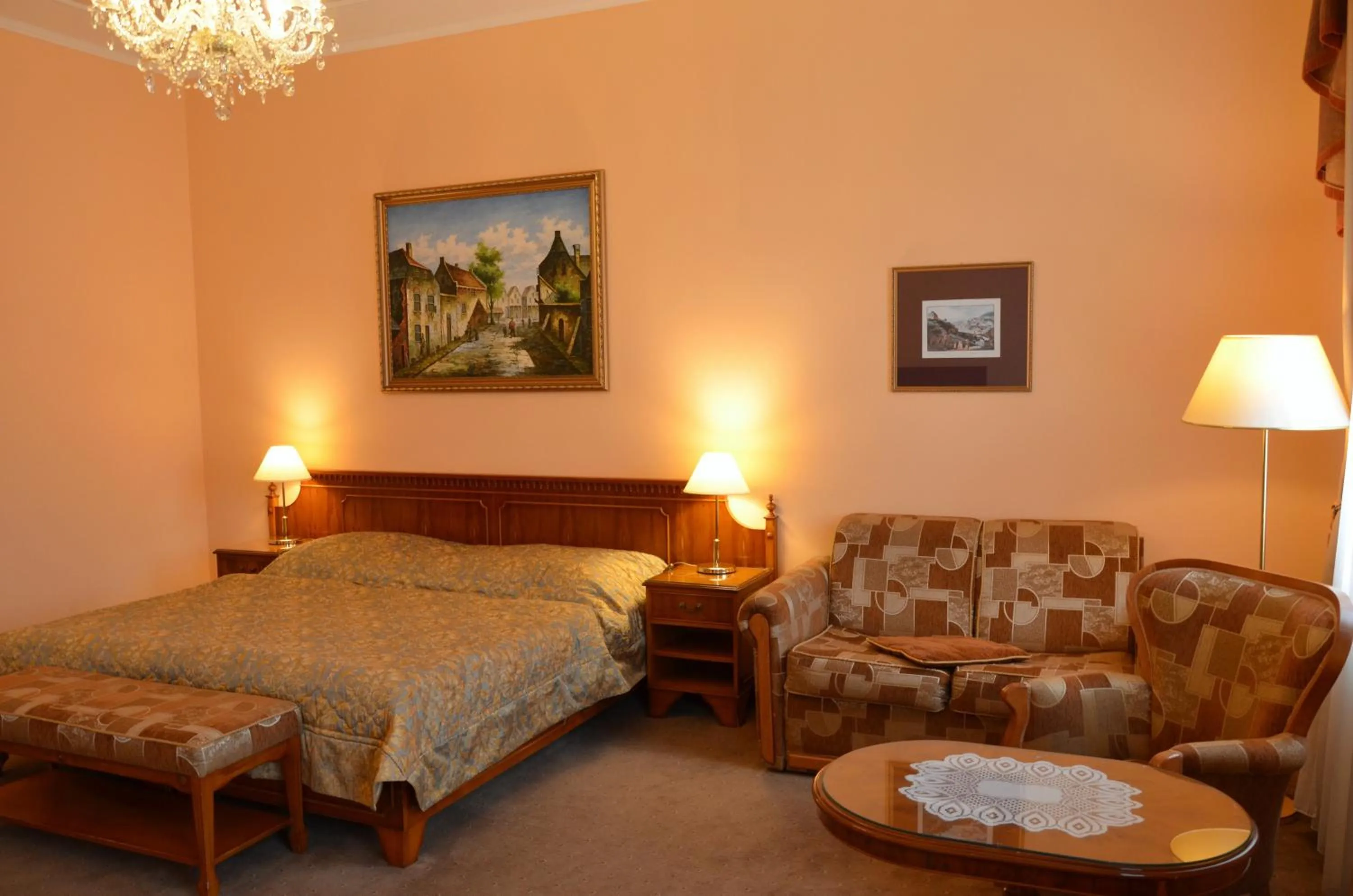 Large Double or Twin Room in Bristol Georgy House