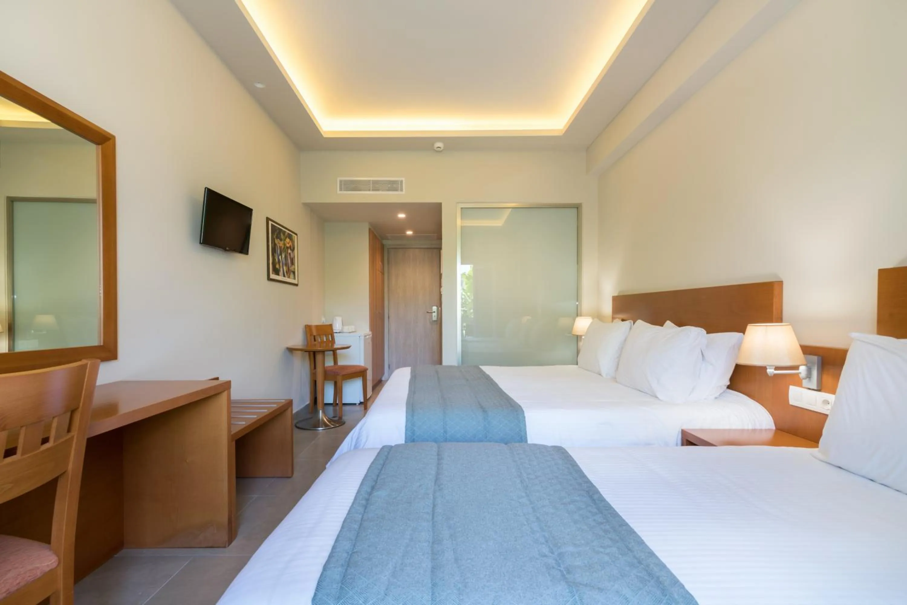 Triple Room with Garden View in Hotel Palmyra