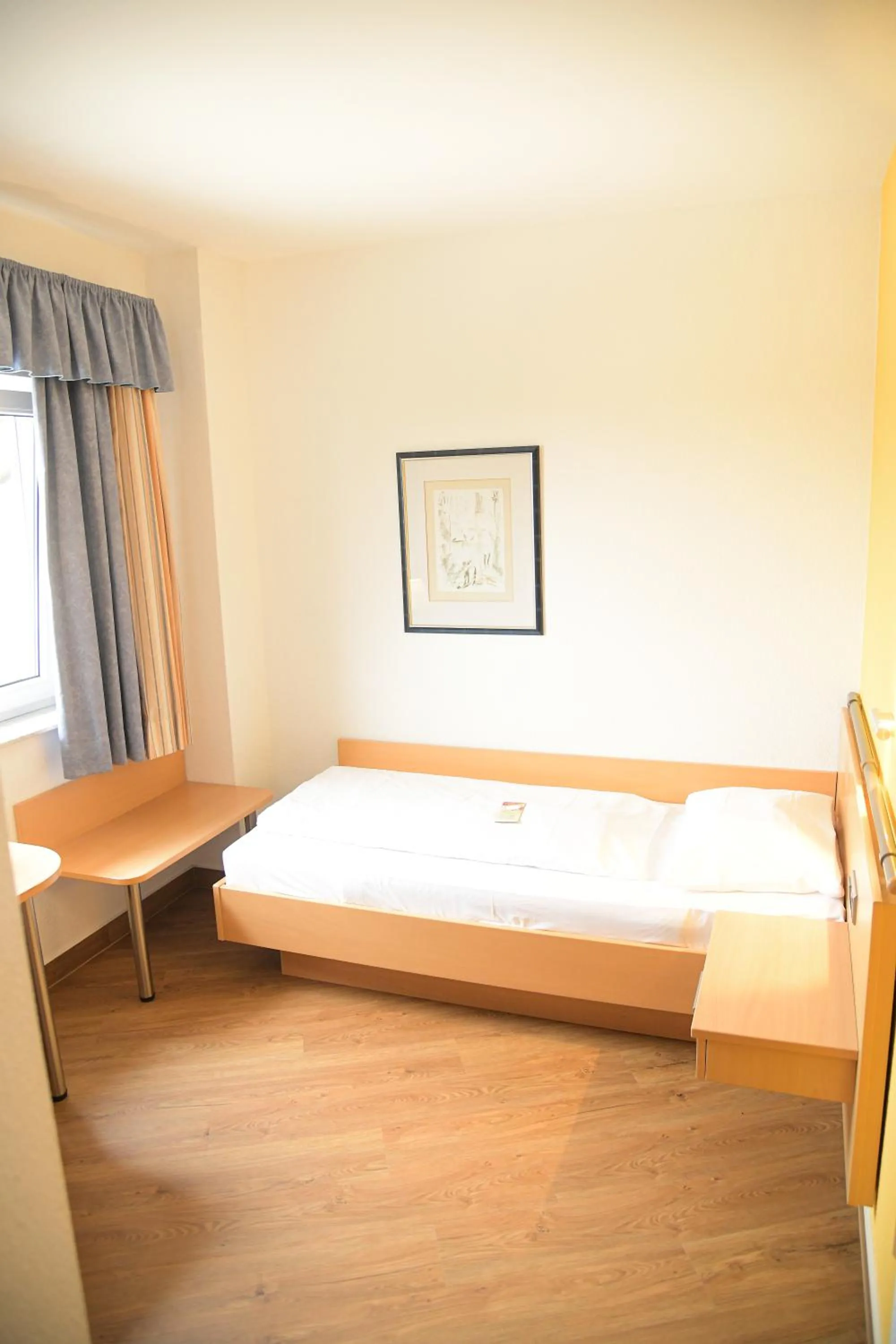Single Room in Hotel am Markt Garni - Aegidienberg