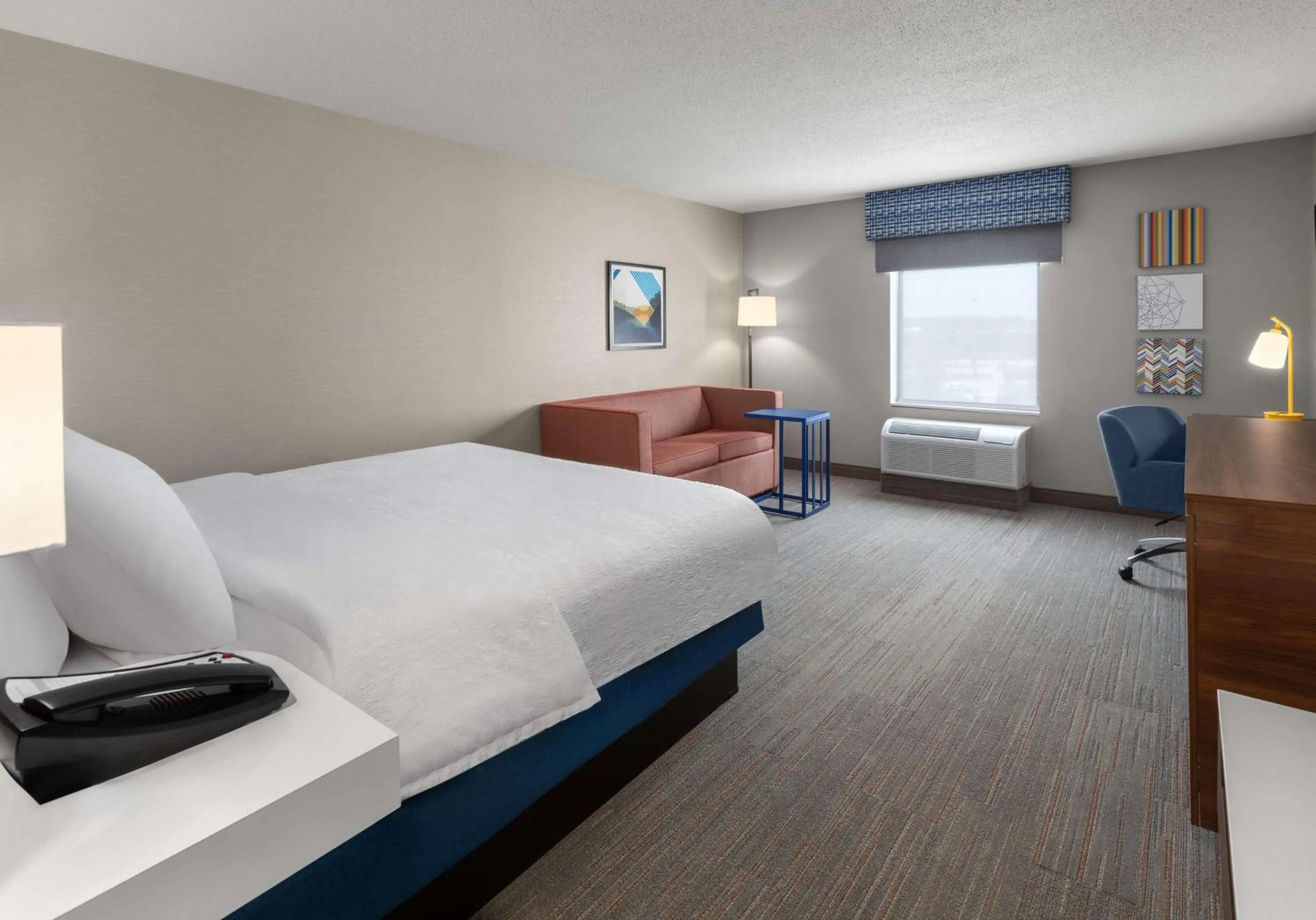 King Room with Sofa Bed in Hampton Inn & Suites Saginaw