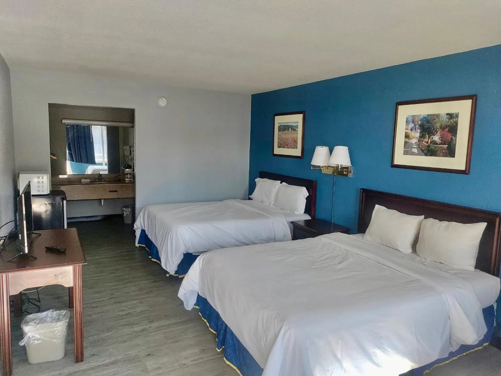 2 Queen Beds Non Smoking in Travelodge by Wyndham Salisbury MD