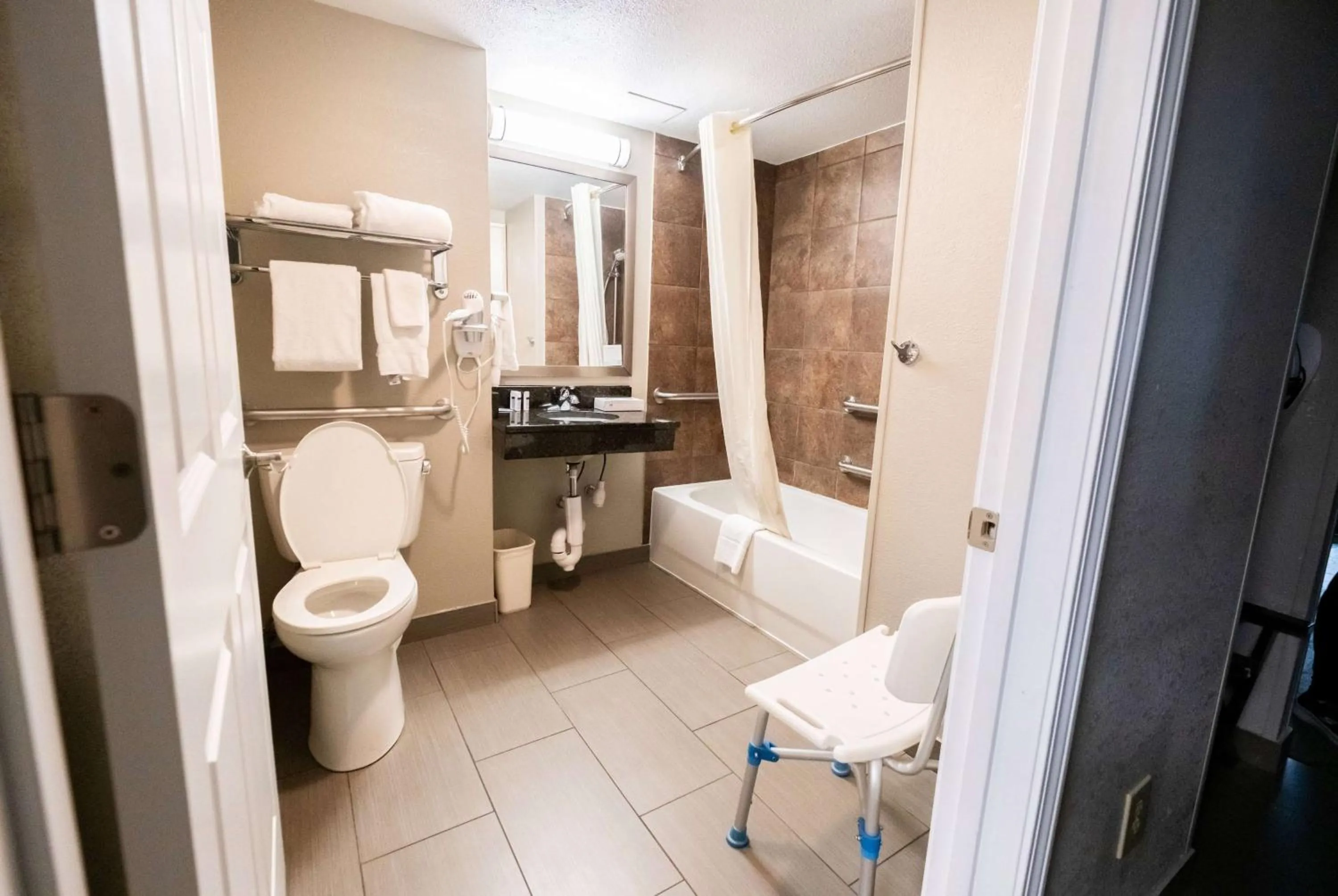 King Room - Mobility Access/Non-Smoking in Baymont by Wyndham Effingham