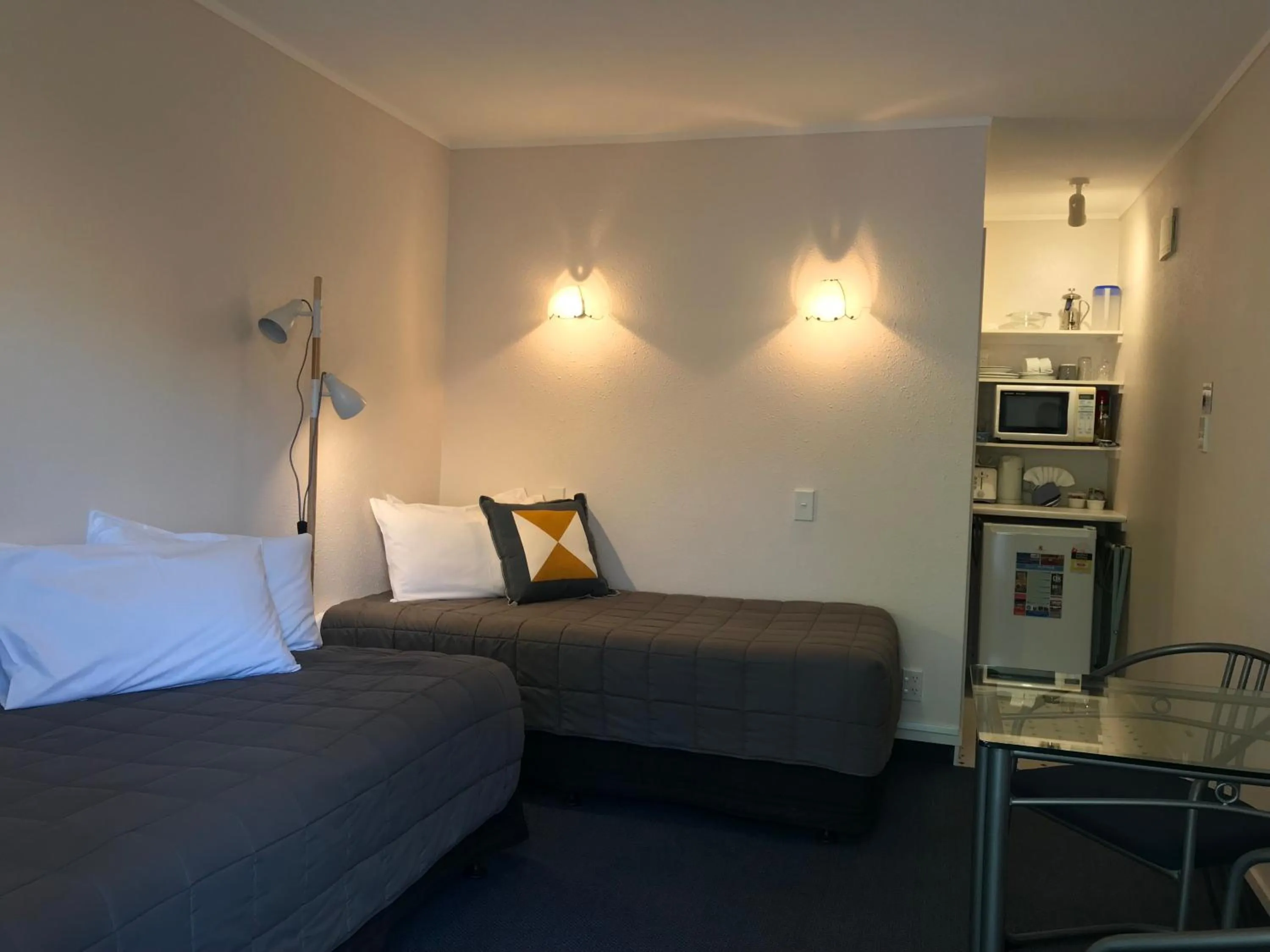 Studio Petite Single Twin in Edelweiss Motel