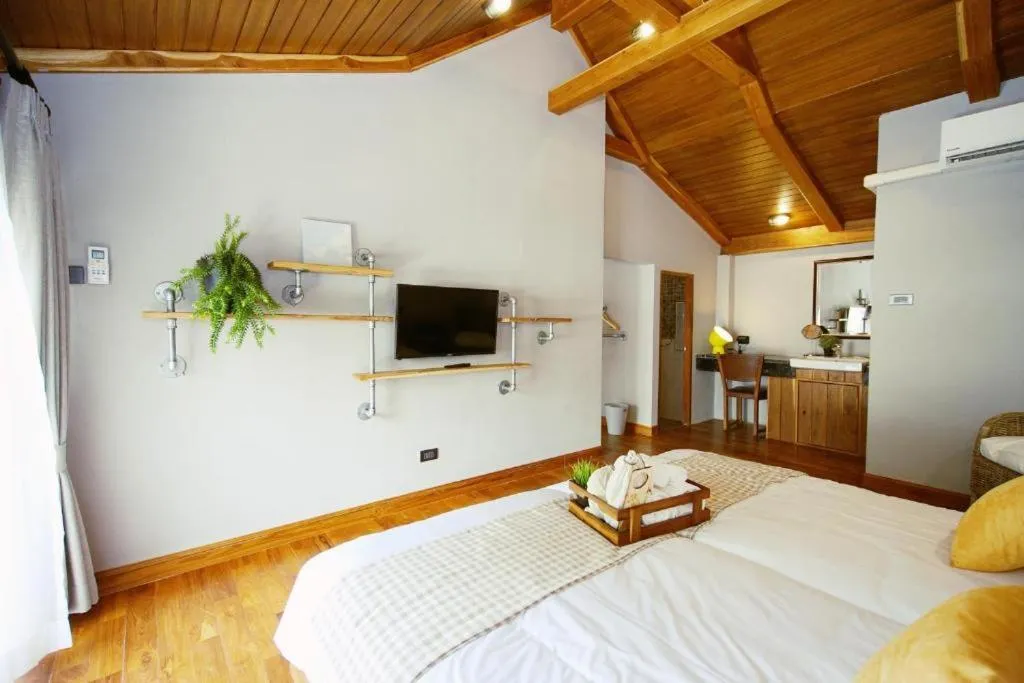 Family Suite in Yellow Pillow village