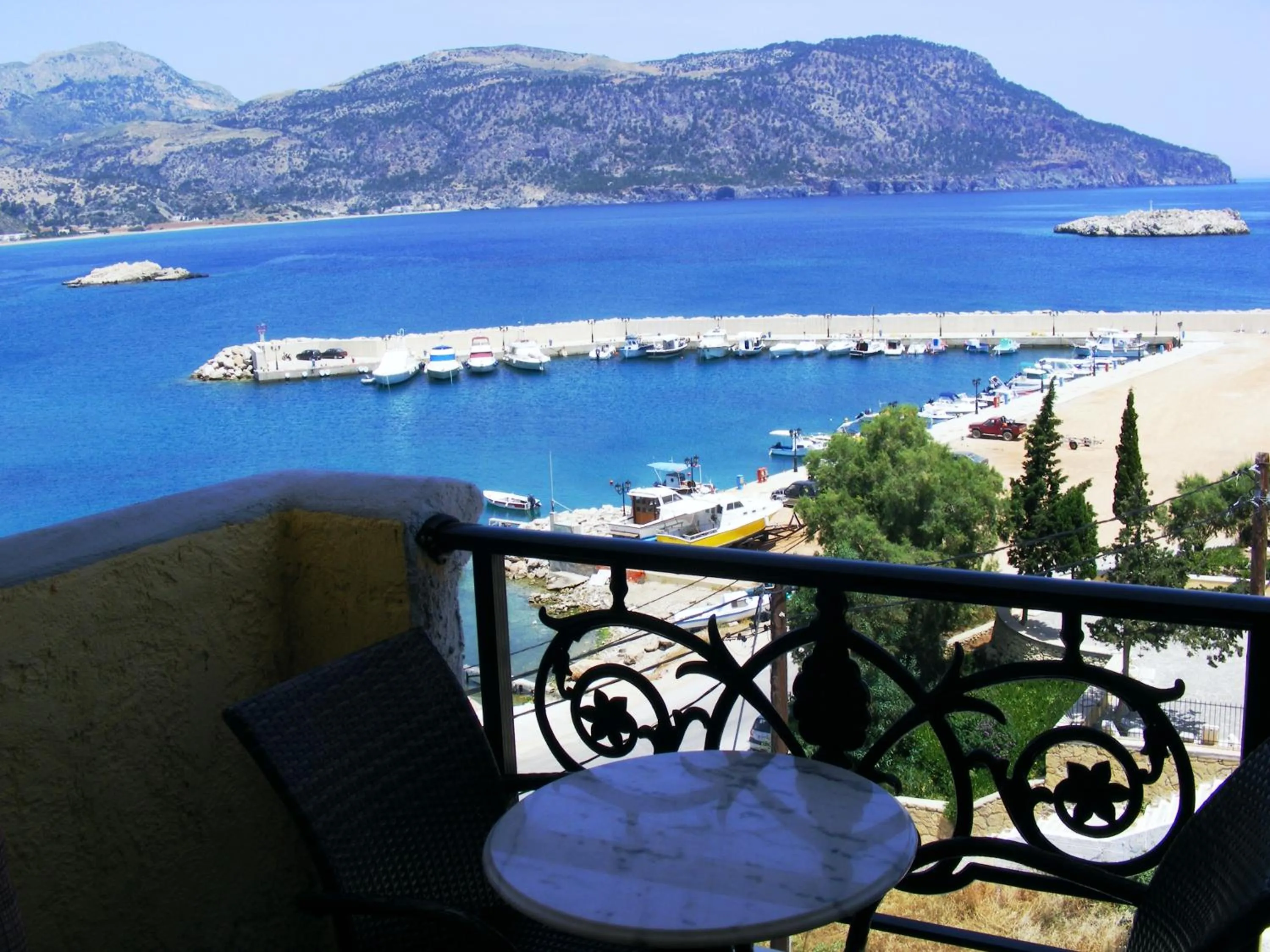 Triple Room with Sea View in Atlantis Hotel