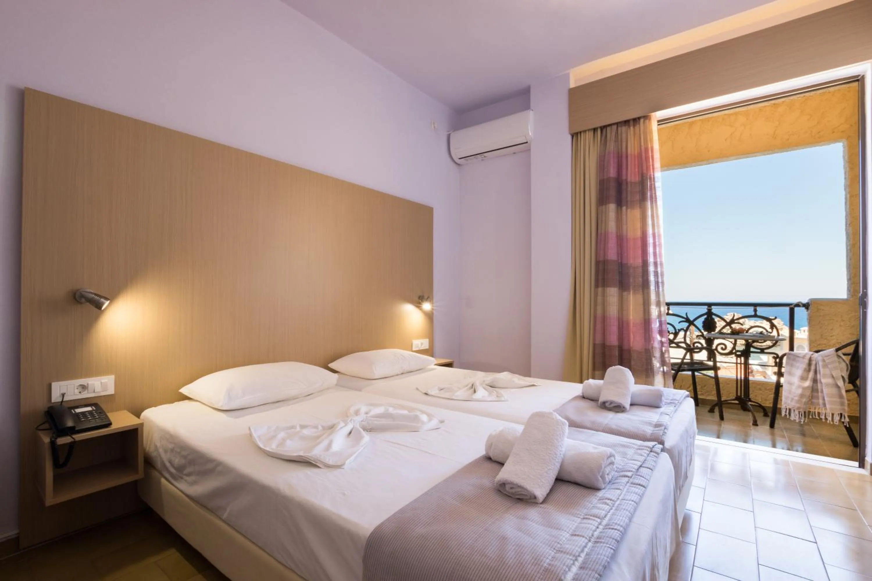 Twin Room with Sea View in Atlantis Hotel