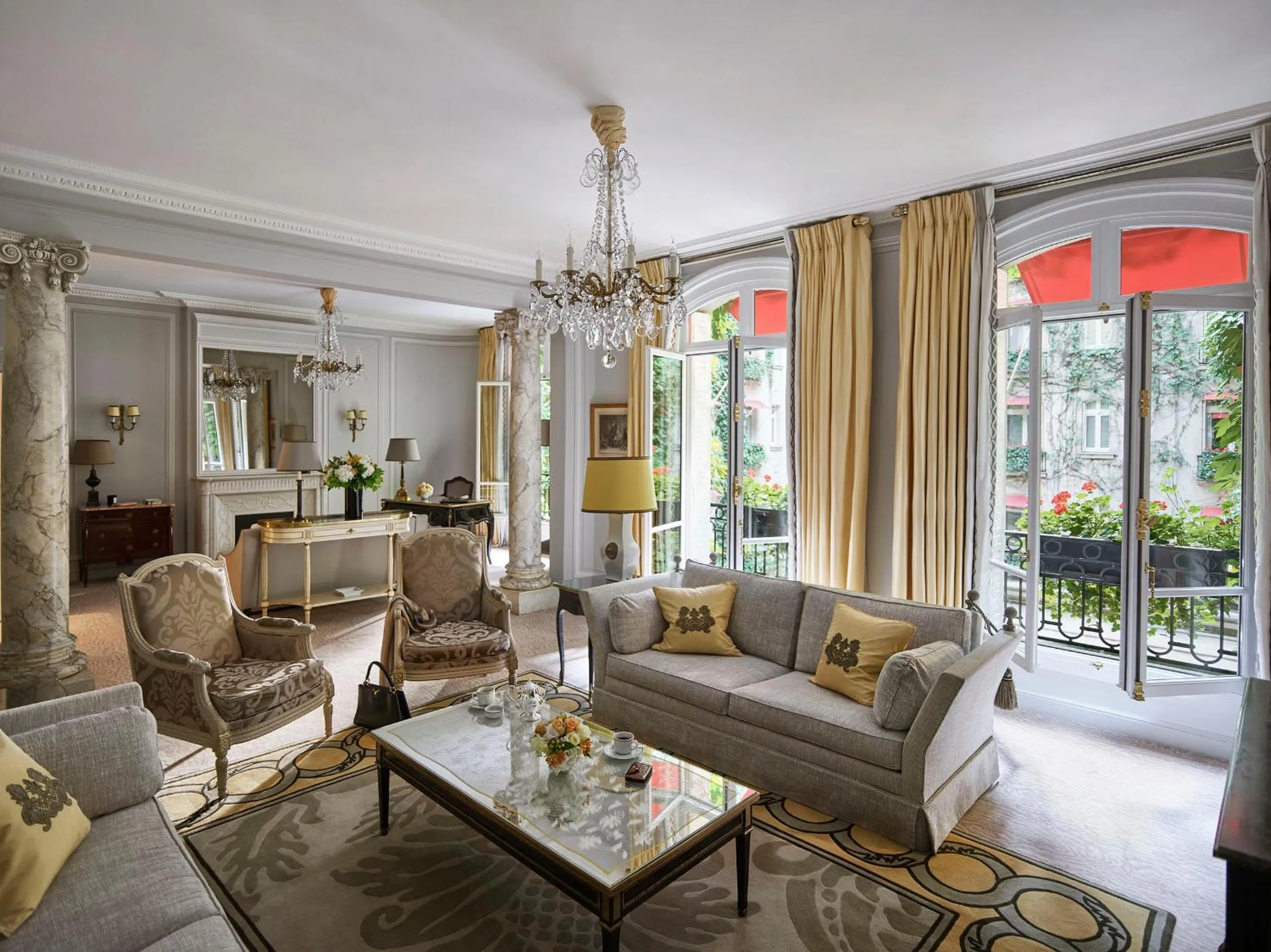Presidential Suite in Hôtel Plaza Athénée - Dorchester Collection