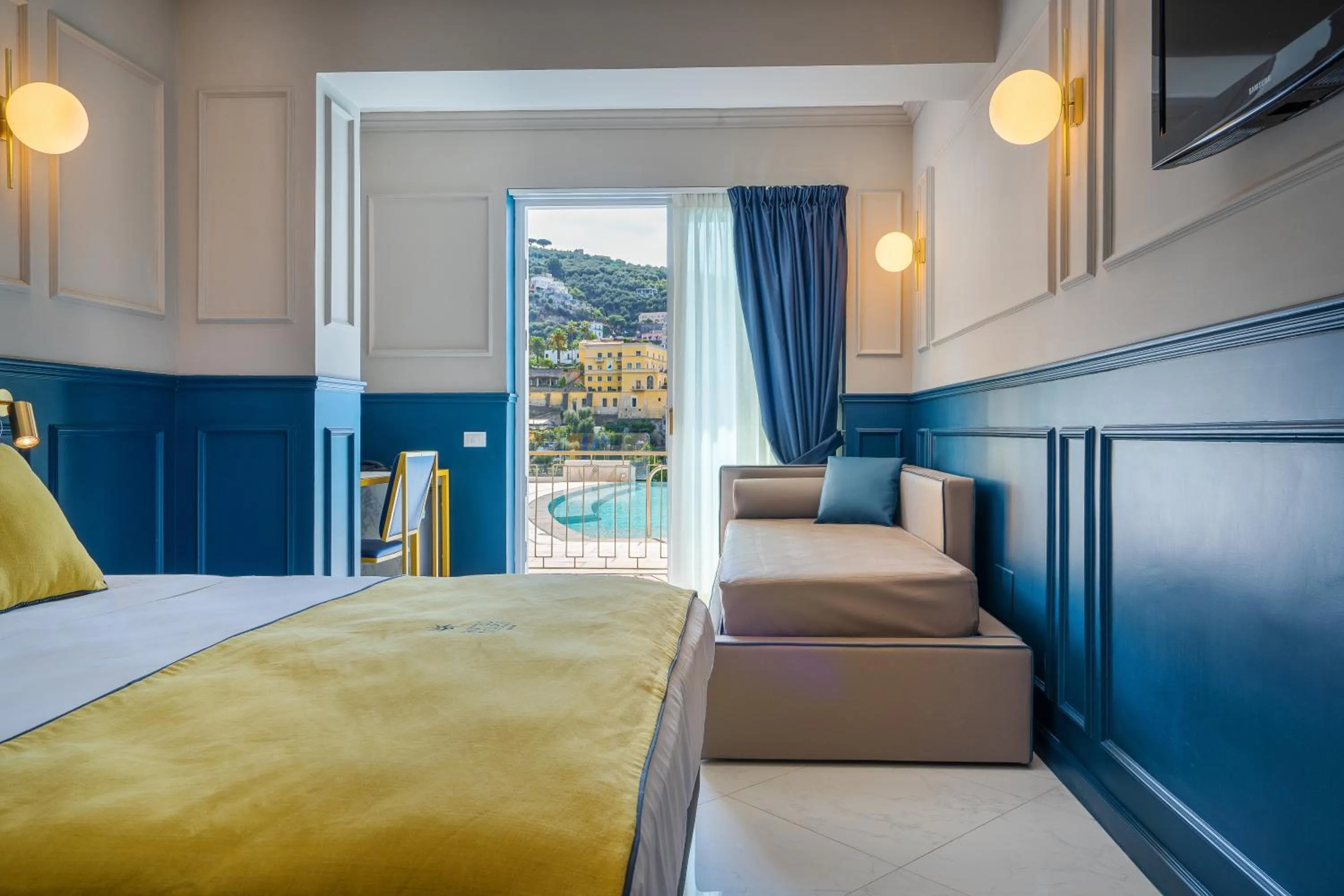 Executive Room with Pool View in Hotel Mary