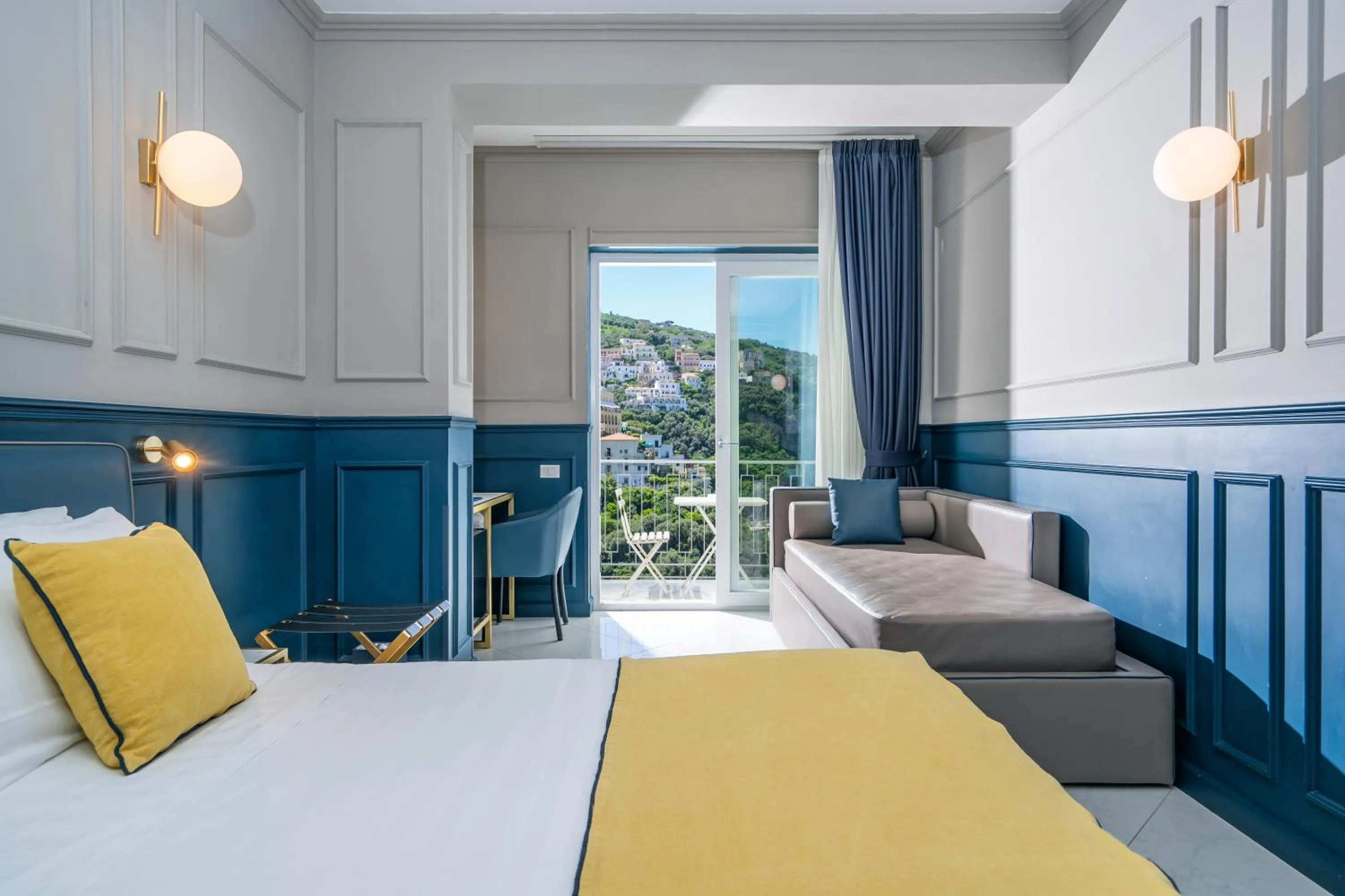 Deluxe Room with Sea View in Hotel Mary