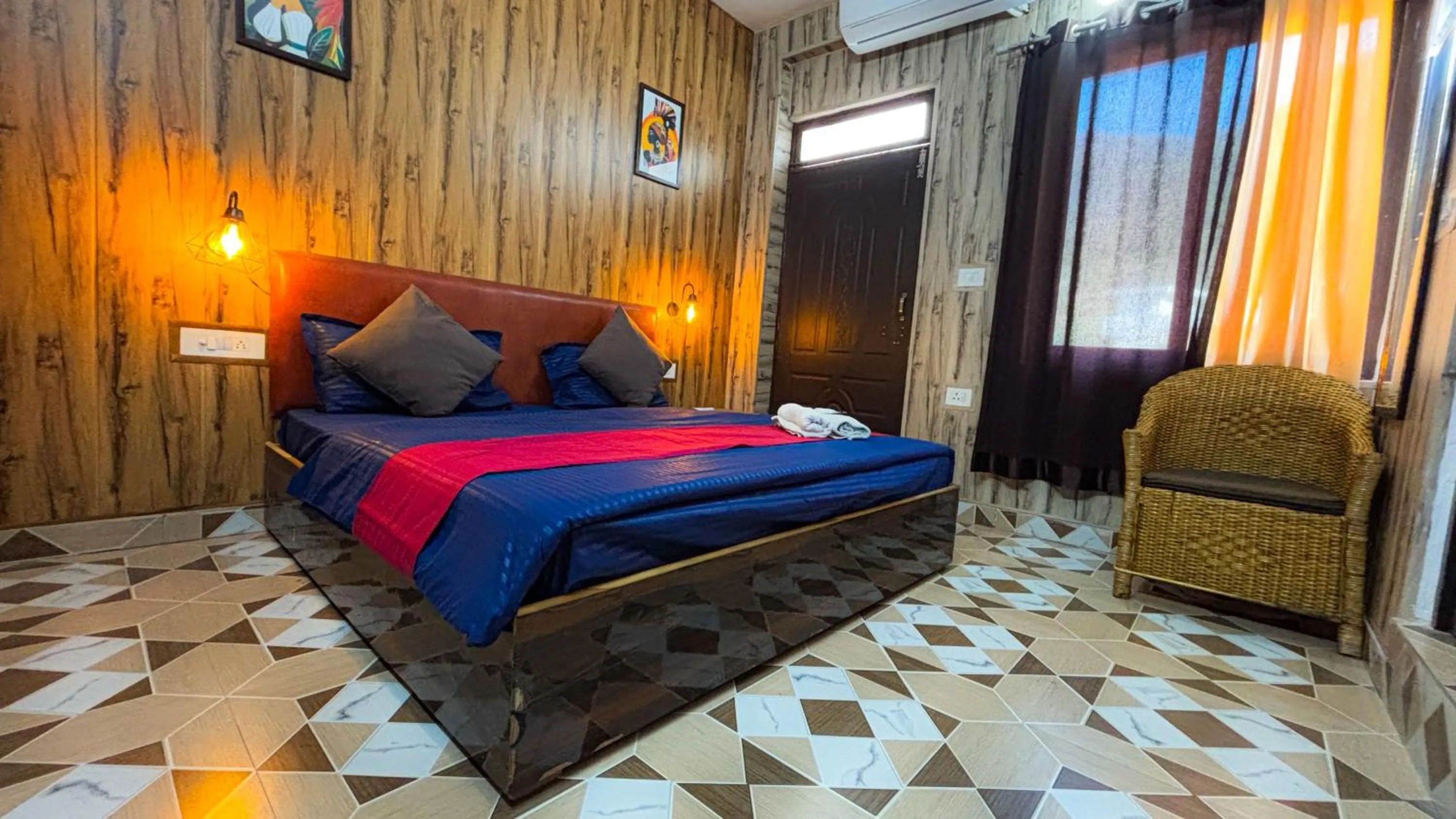 Standard Double Room in Skyard Hostel Rishikesh Laxman Jhula