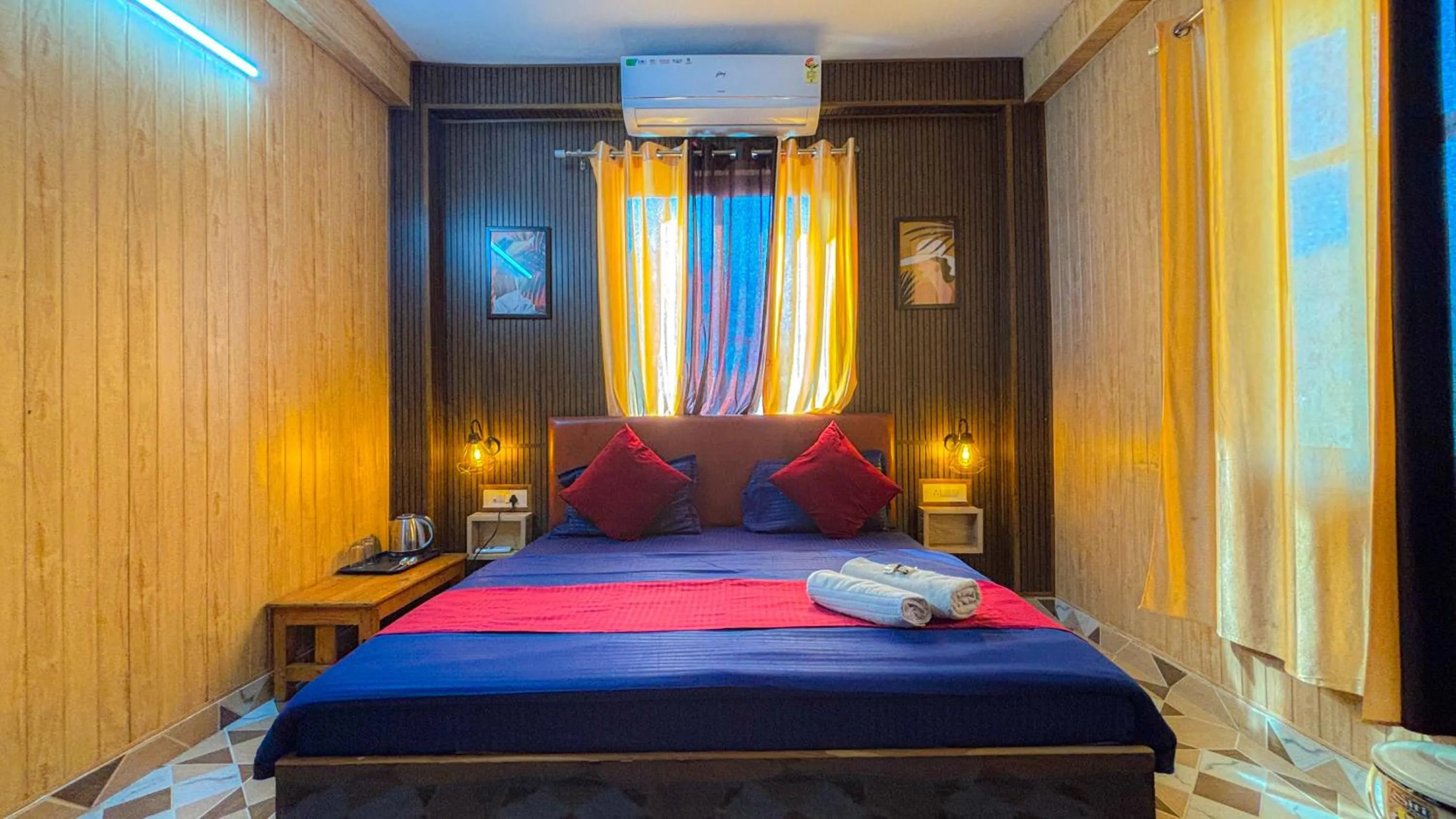 King Room in Skyard Hostel Rishikesh Laxman Jhula