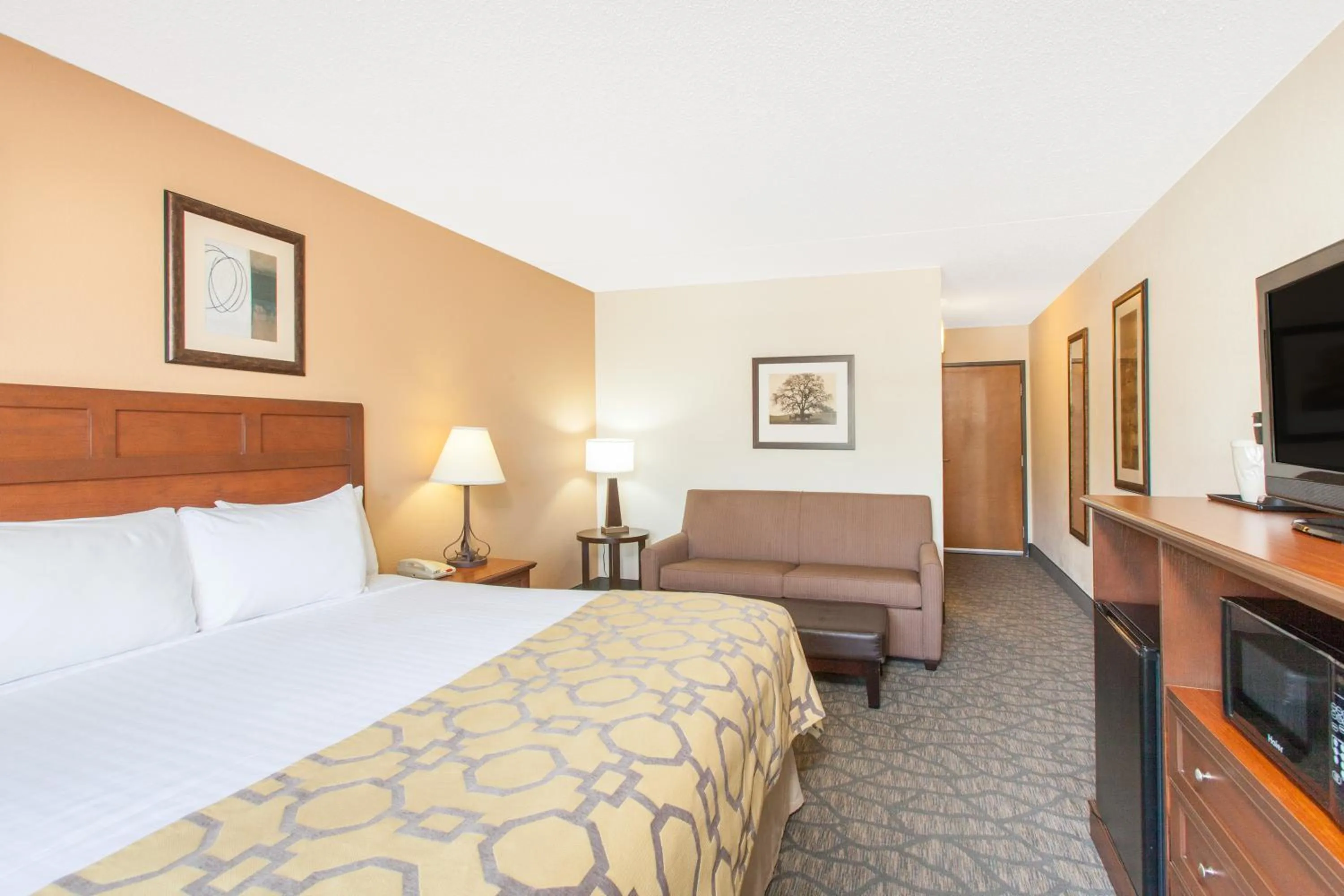 King Room - Non-Smoking in Baymont by Wyndham Branson - On the Strip