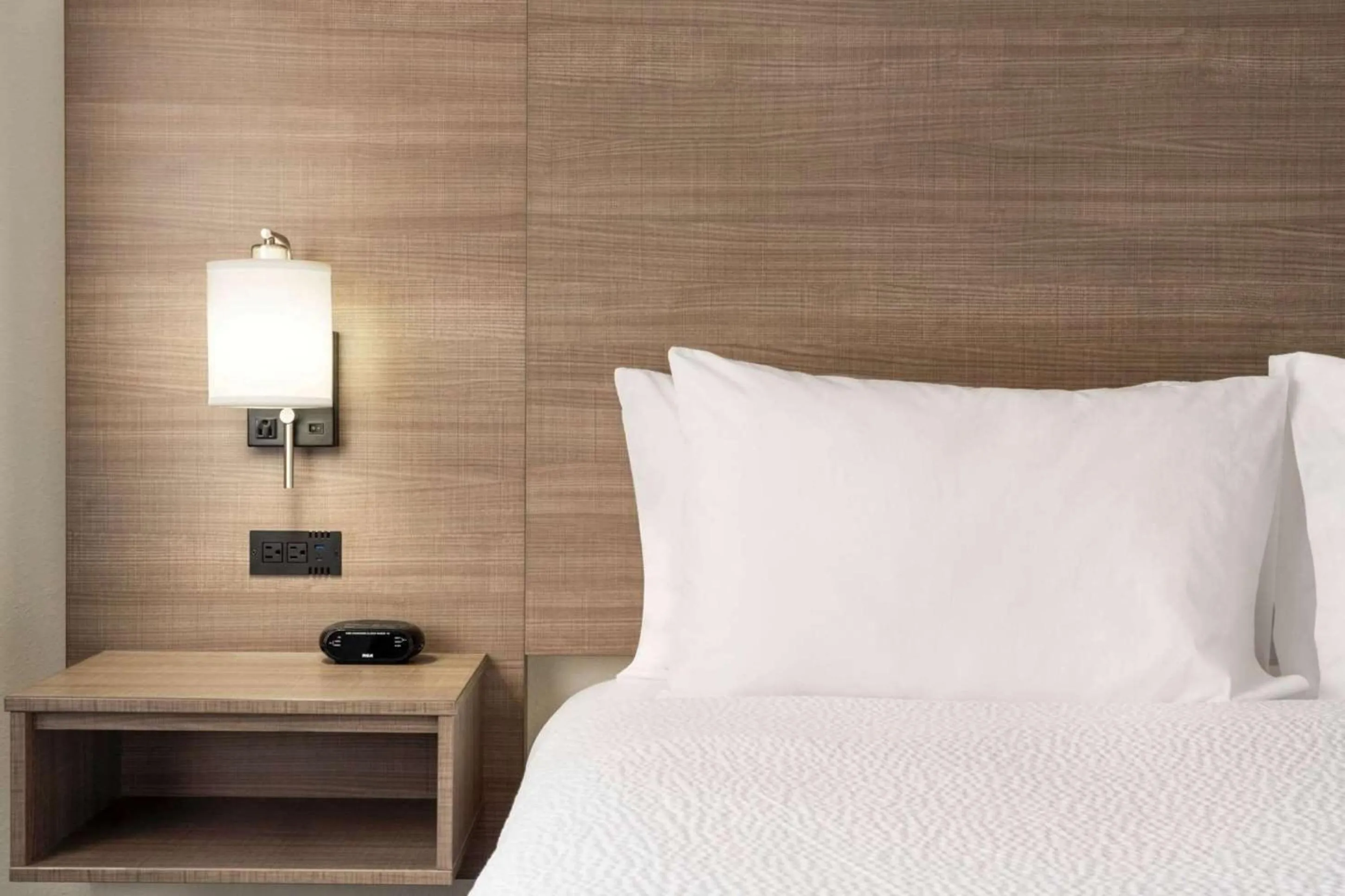 Large King Room with Kitchenette - Main Building/Non-Smoking in Best Western Helena - Capitol Hotel