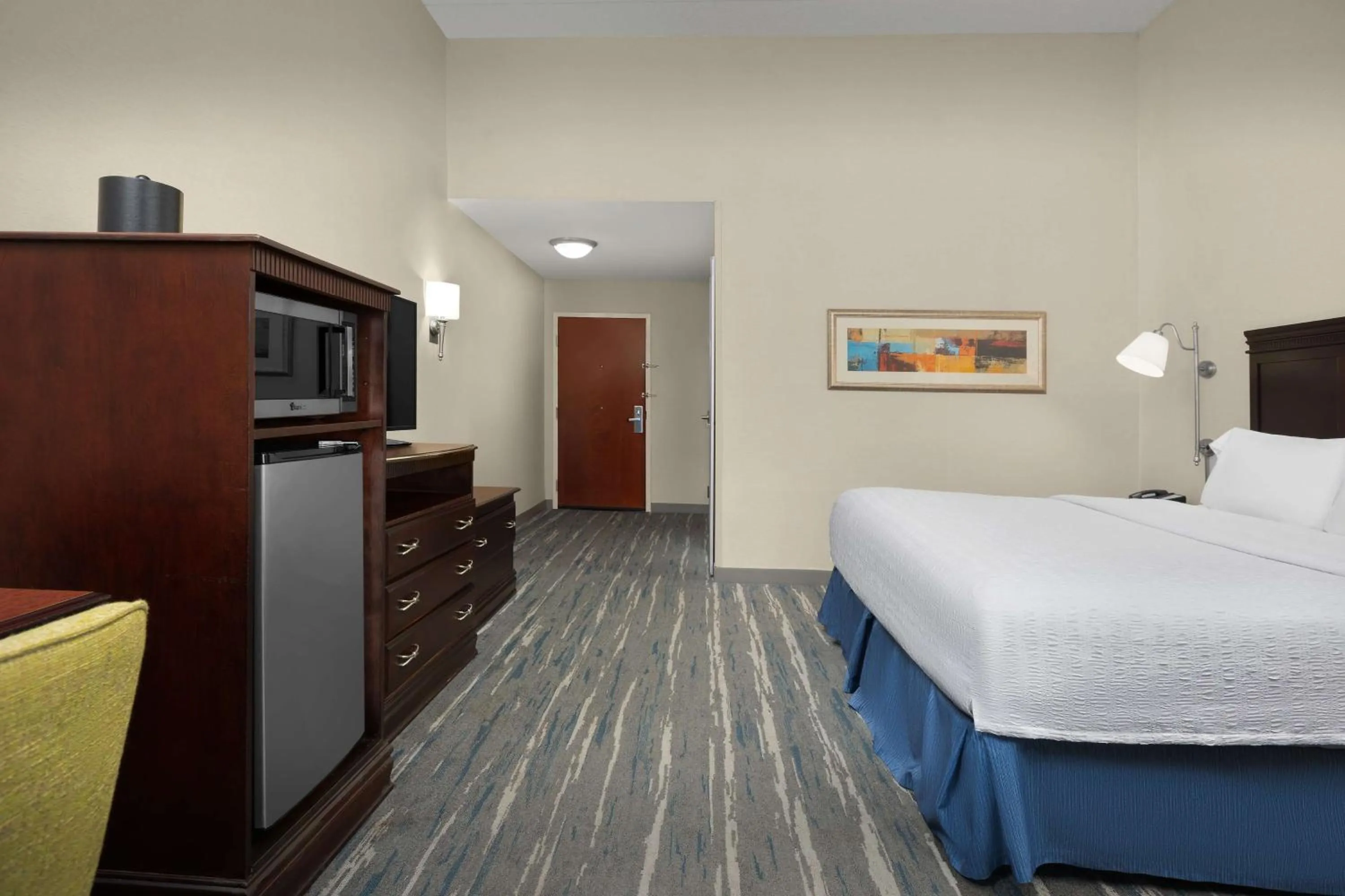 King Room with King Bed - Non-Smoking in Hampton Inn Syracuse Clay