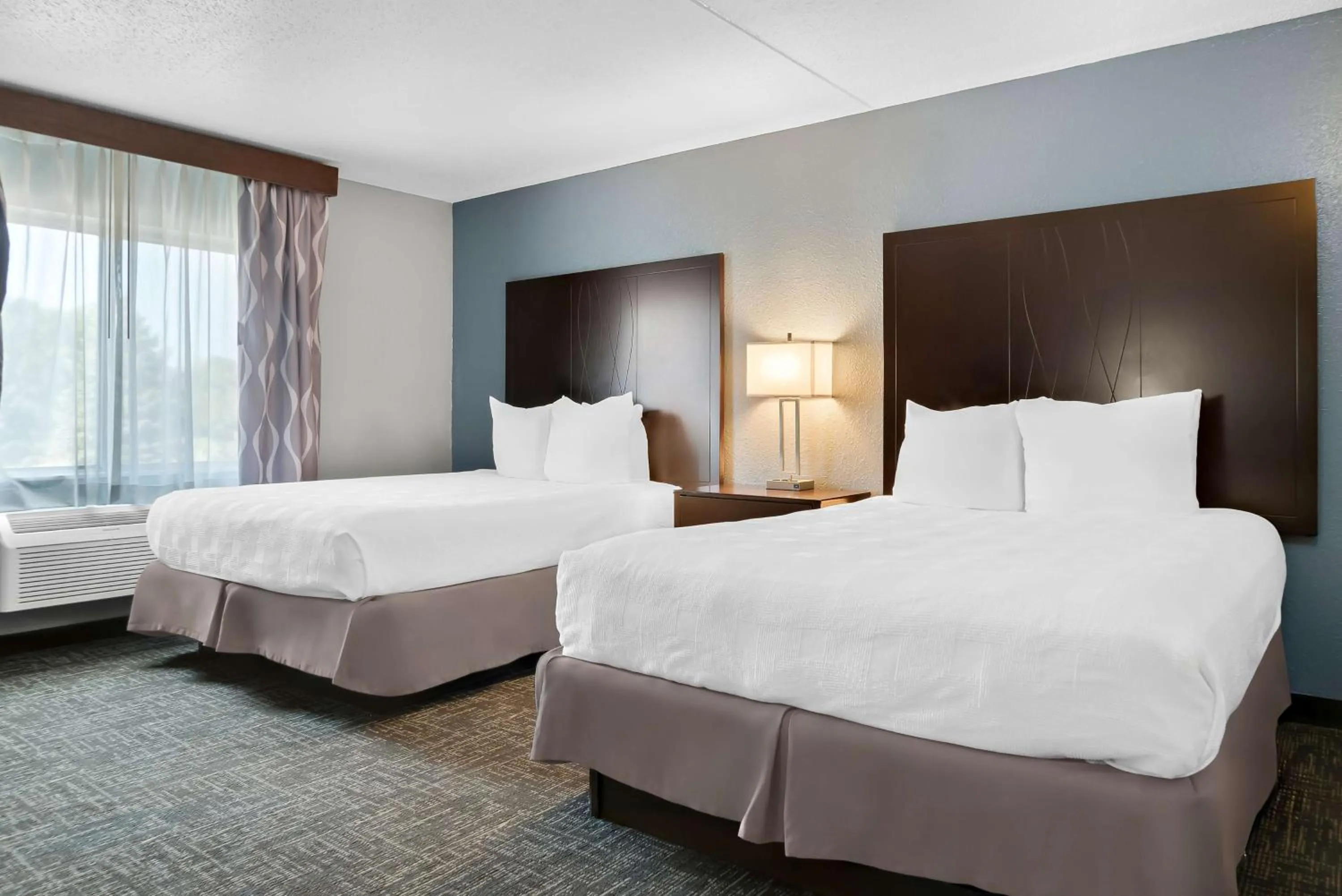 Queen Suite with Two Queen Beds and Sofa Bed - Non-Smoking in Best Western Plus Flint Airport Inn & Suites