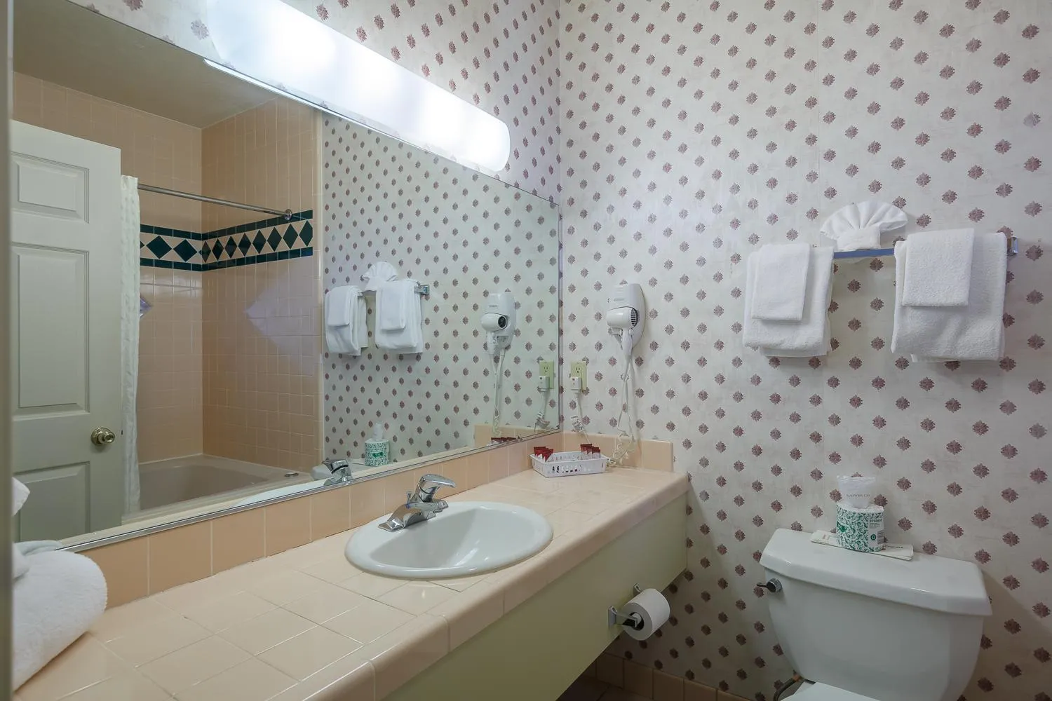 Superior Queen Room in Miners Inn