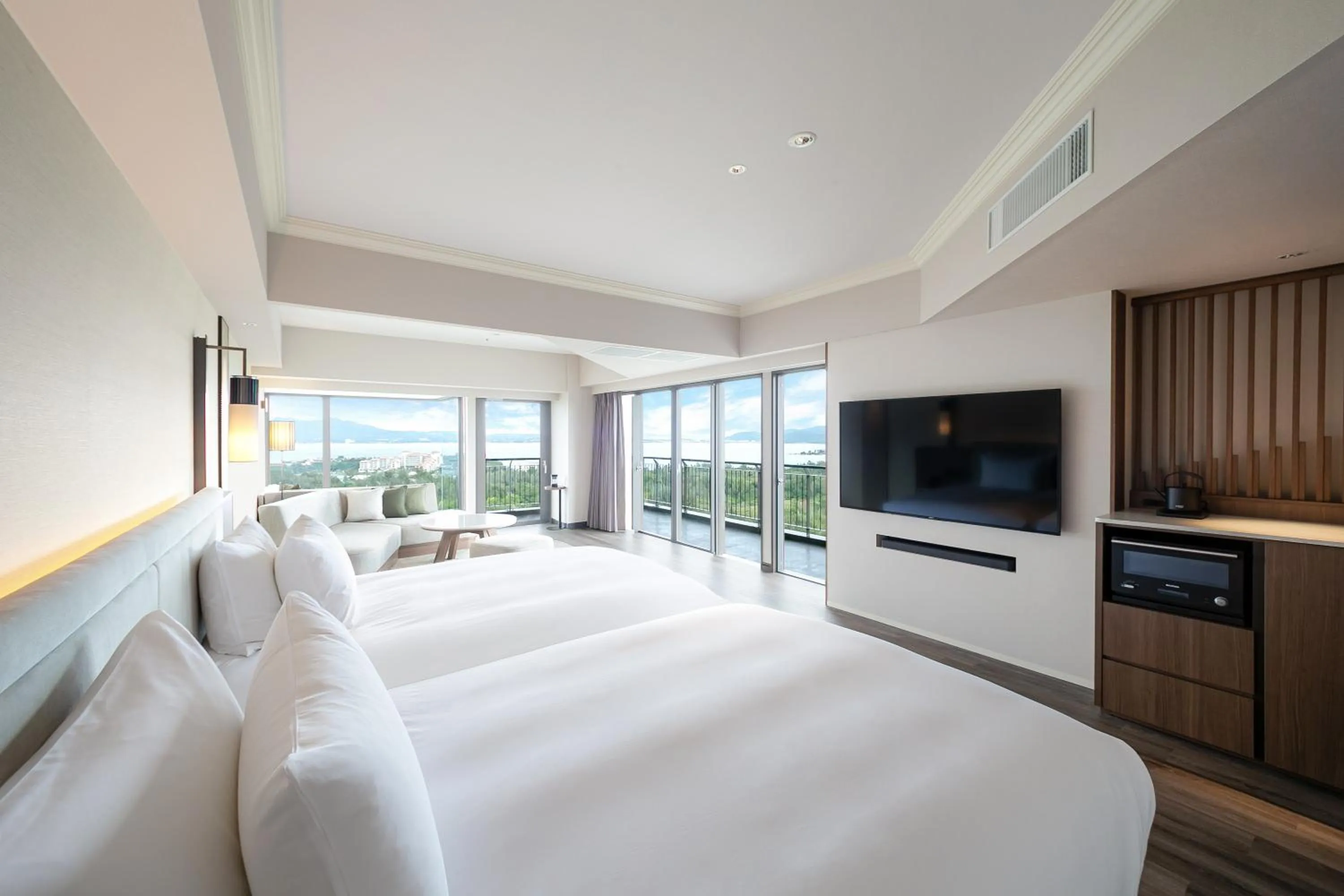 Club Corner with Club Lounge - single occupancy in Oriental Hotel Okinawa Resort & Spa