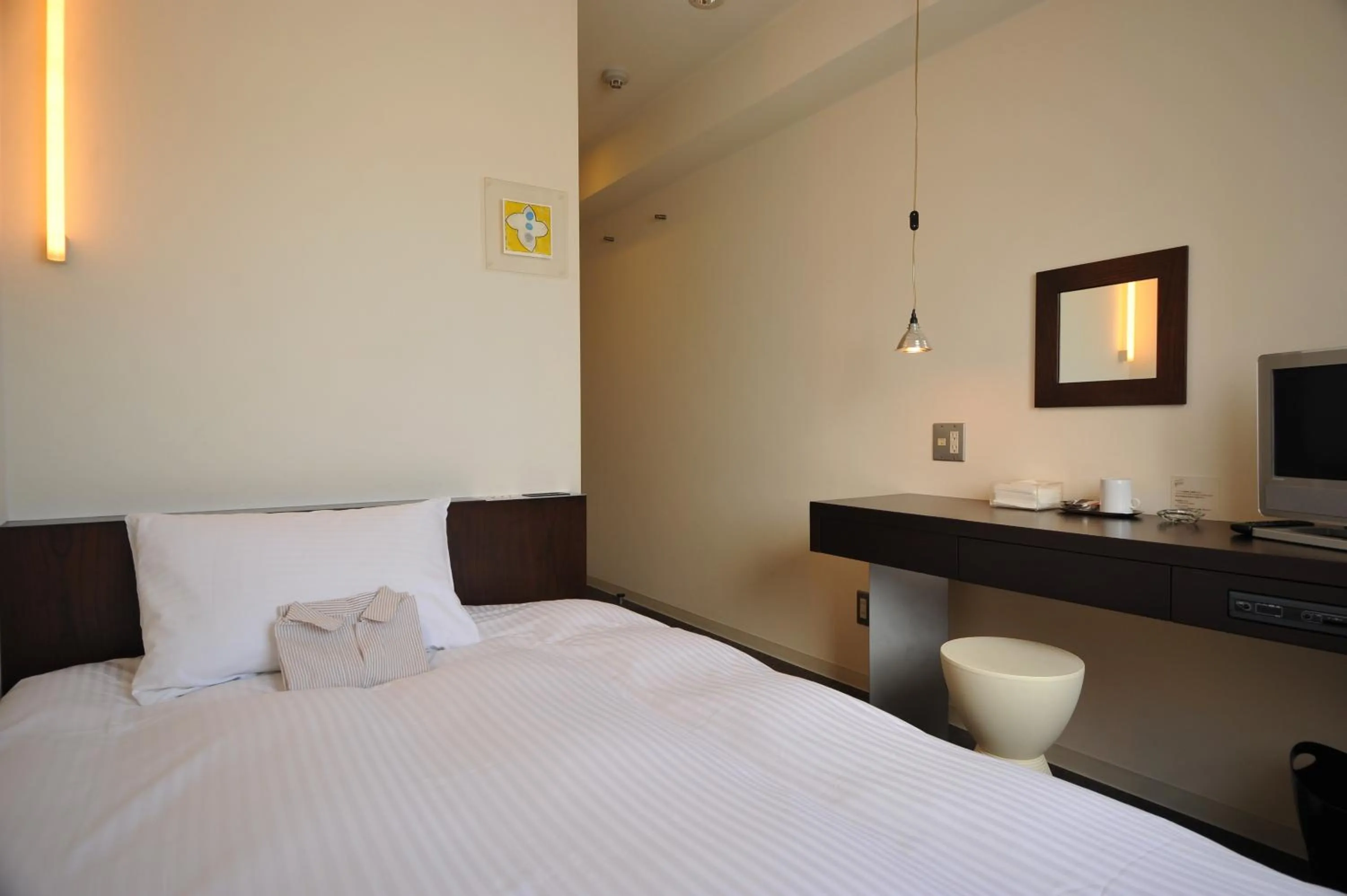 Single Room - Smoking in 7 Days Hotel Plus