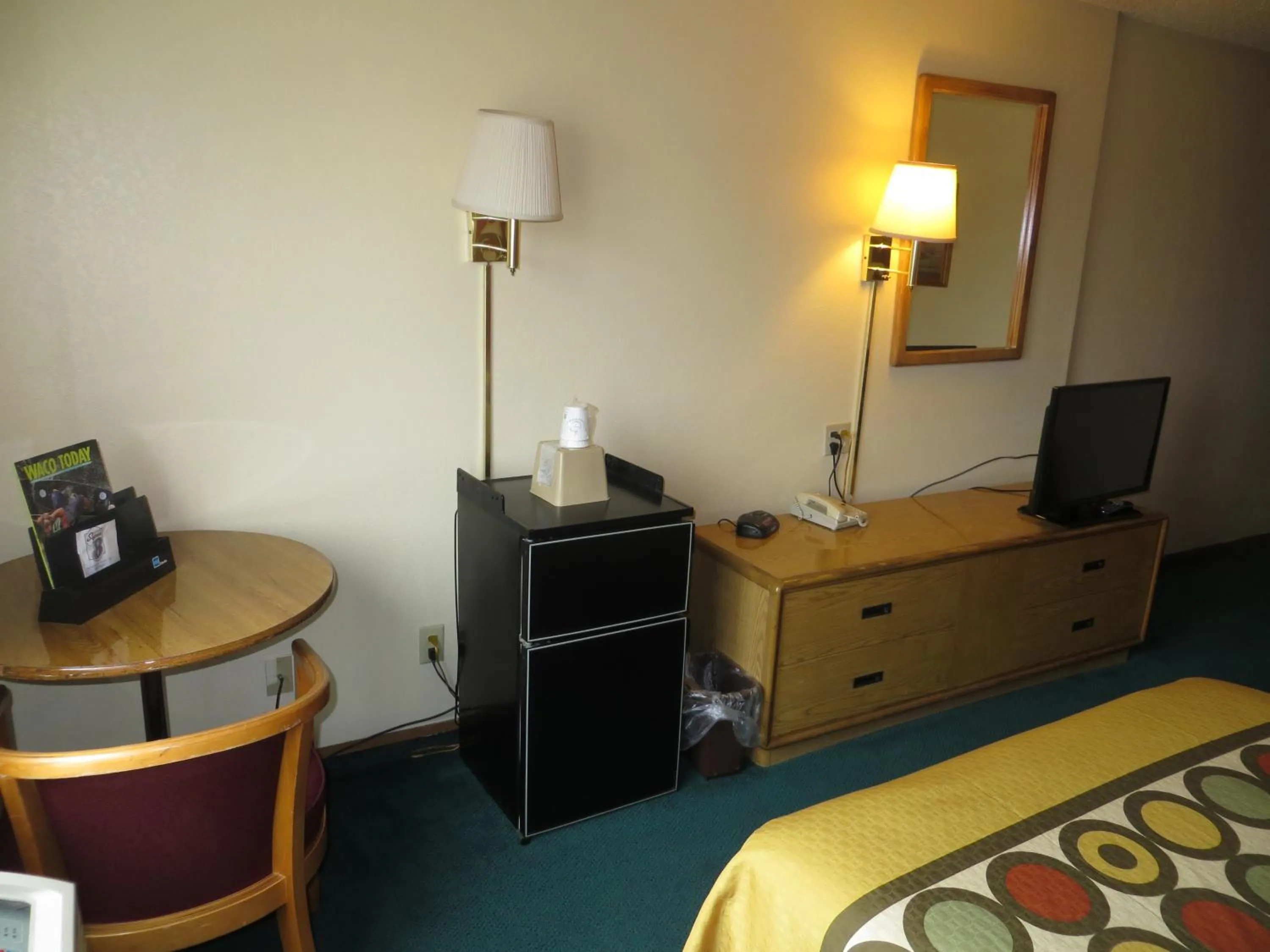King Room - Non-Smoking in Super 8 by Wyndham Waco University Area