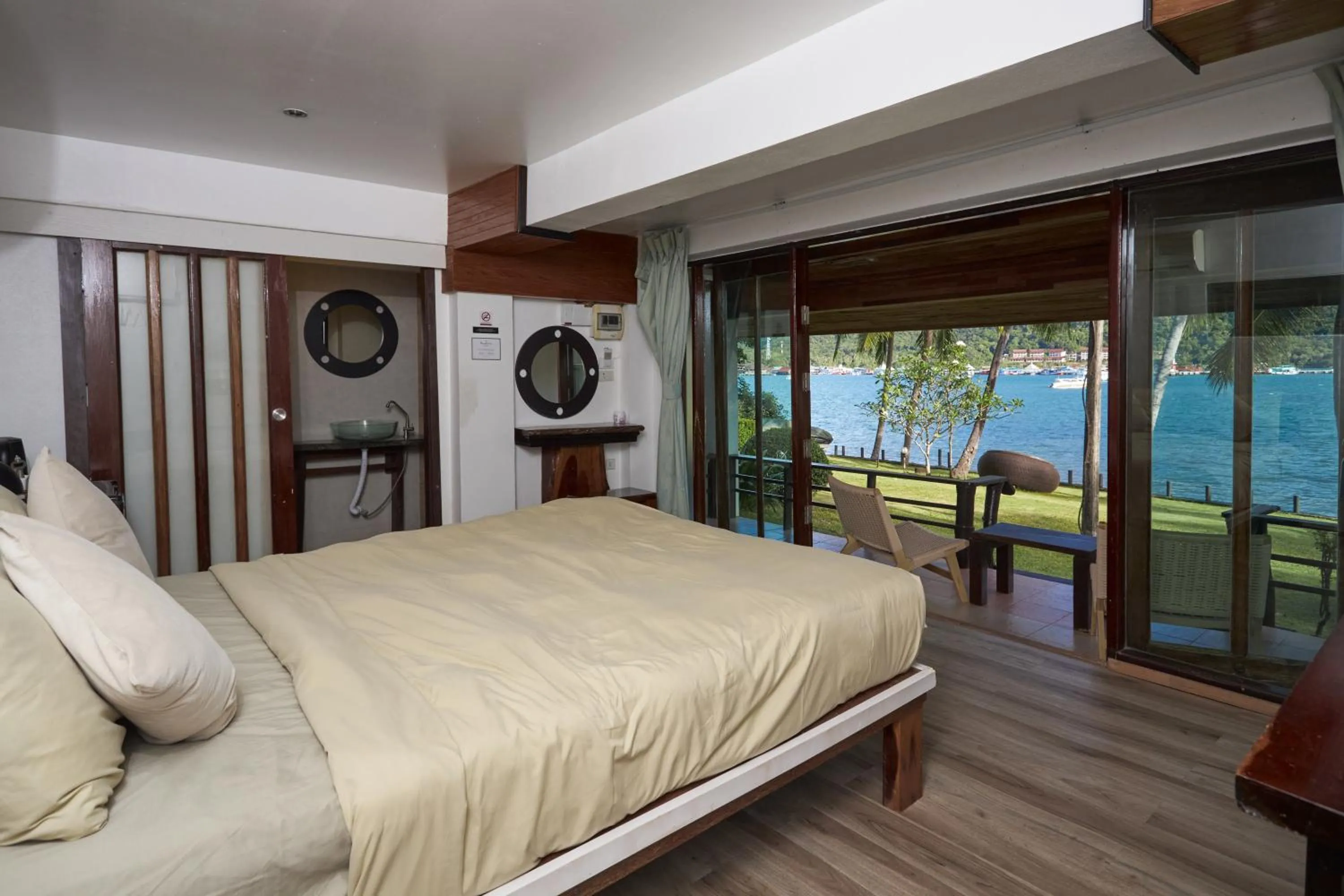 Standard Double Room - Beach Front in Resolution Resort