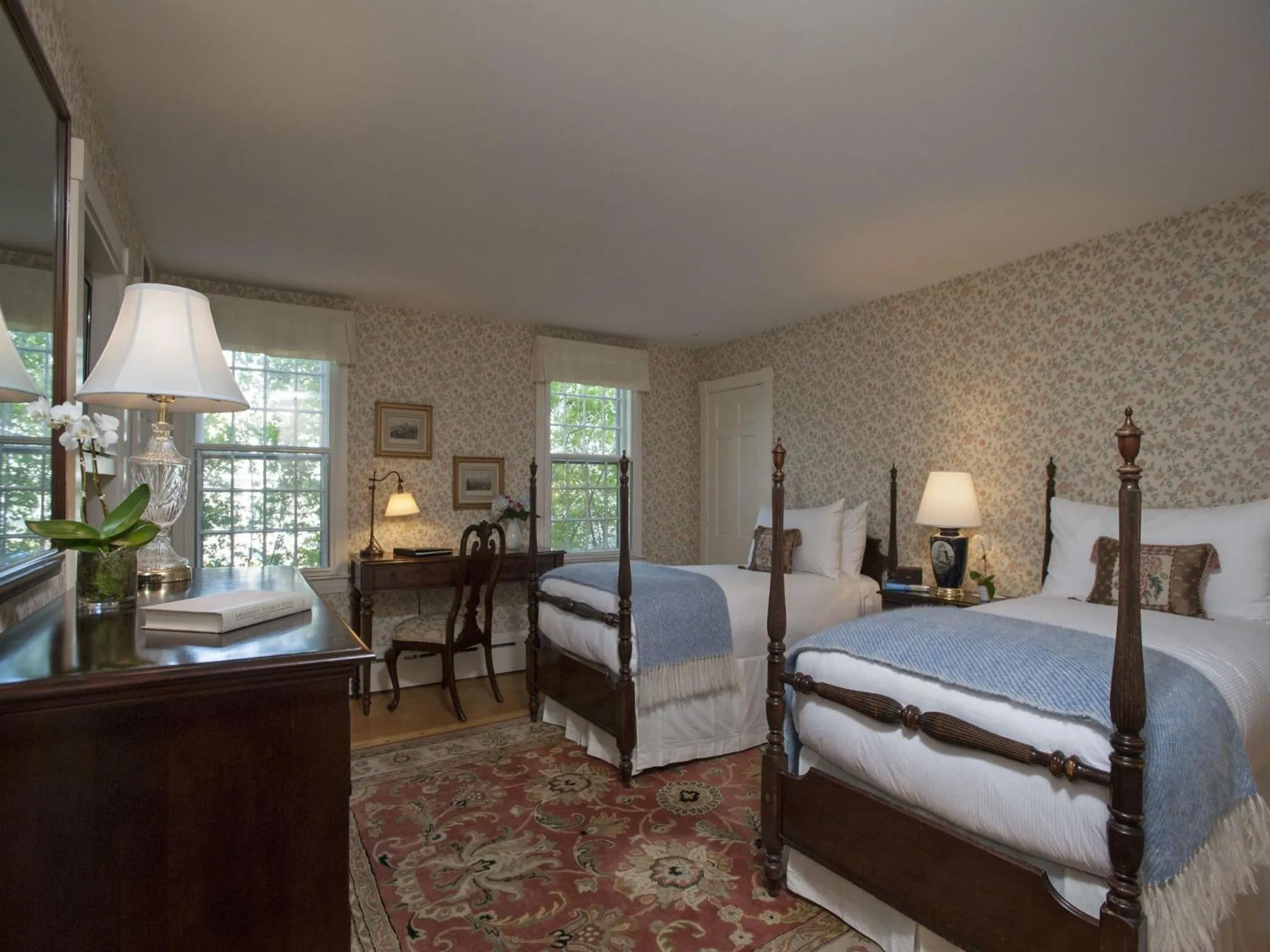 Superior Room with Two Twin Beds in Jared Coffin House