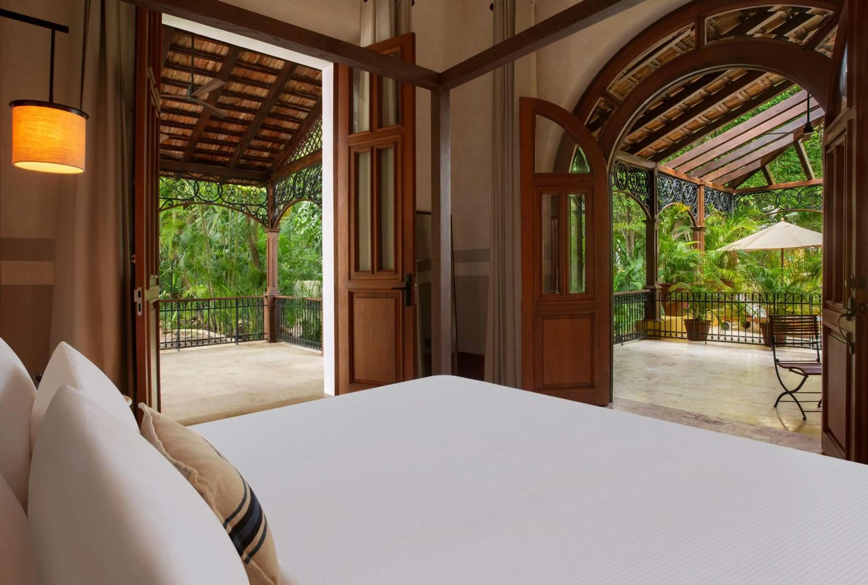 Kij Master Suite – King in Hacienda Xcanatun, Angsana Heritage Collection