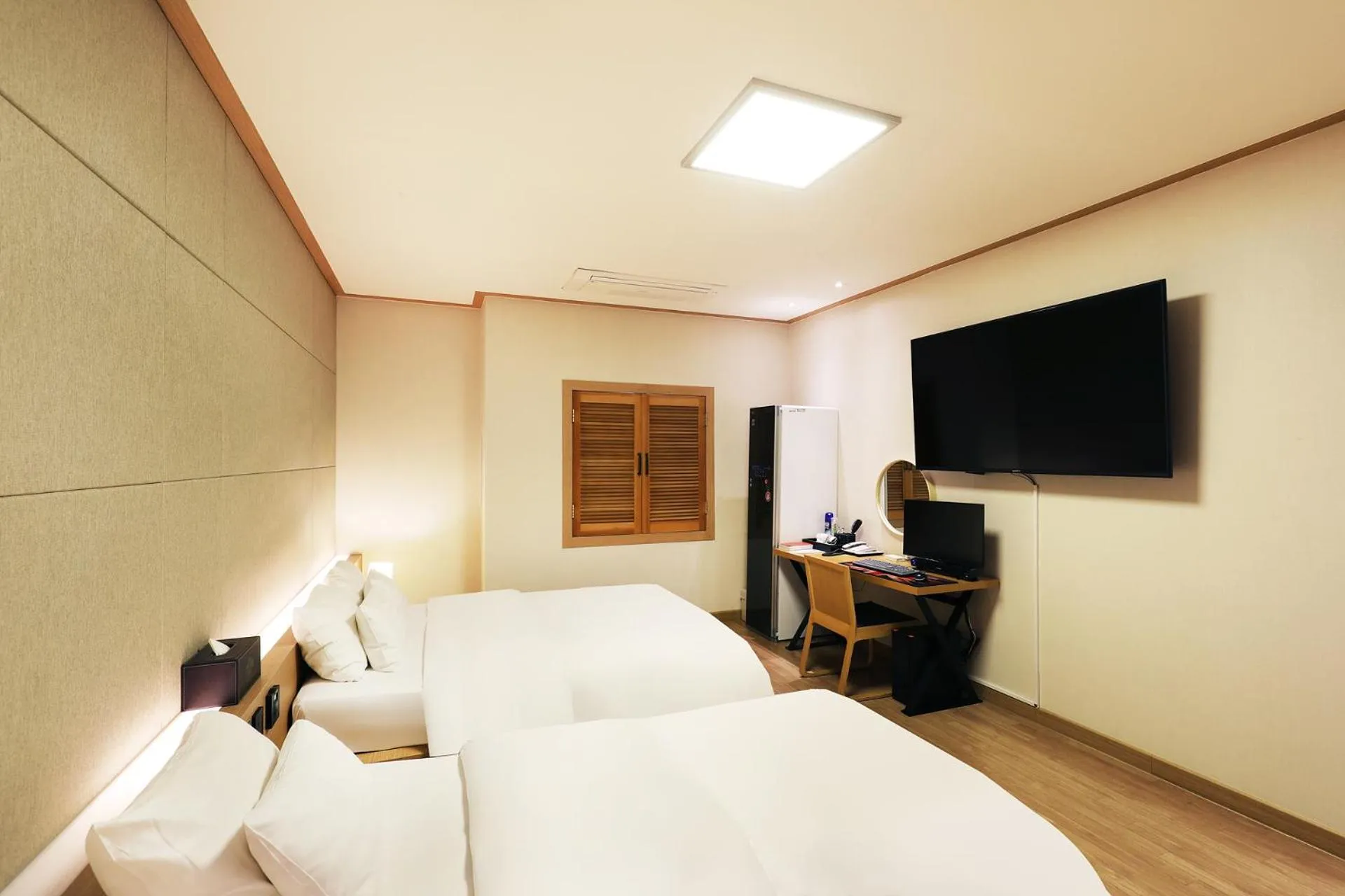 Superior Twin Room in BOLTON Hotel