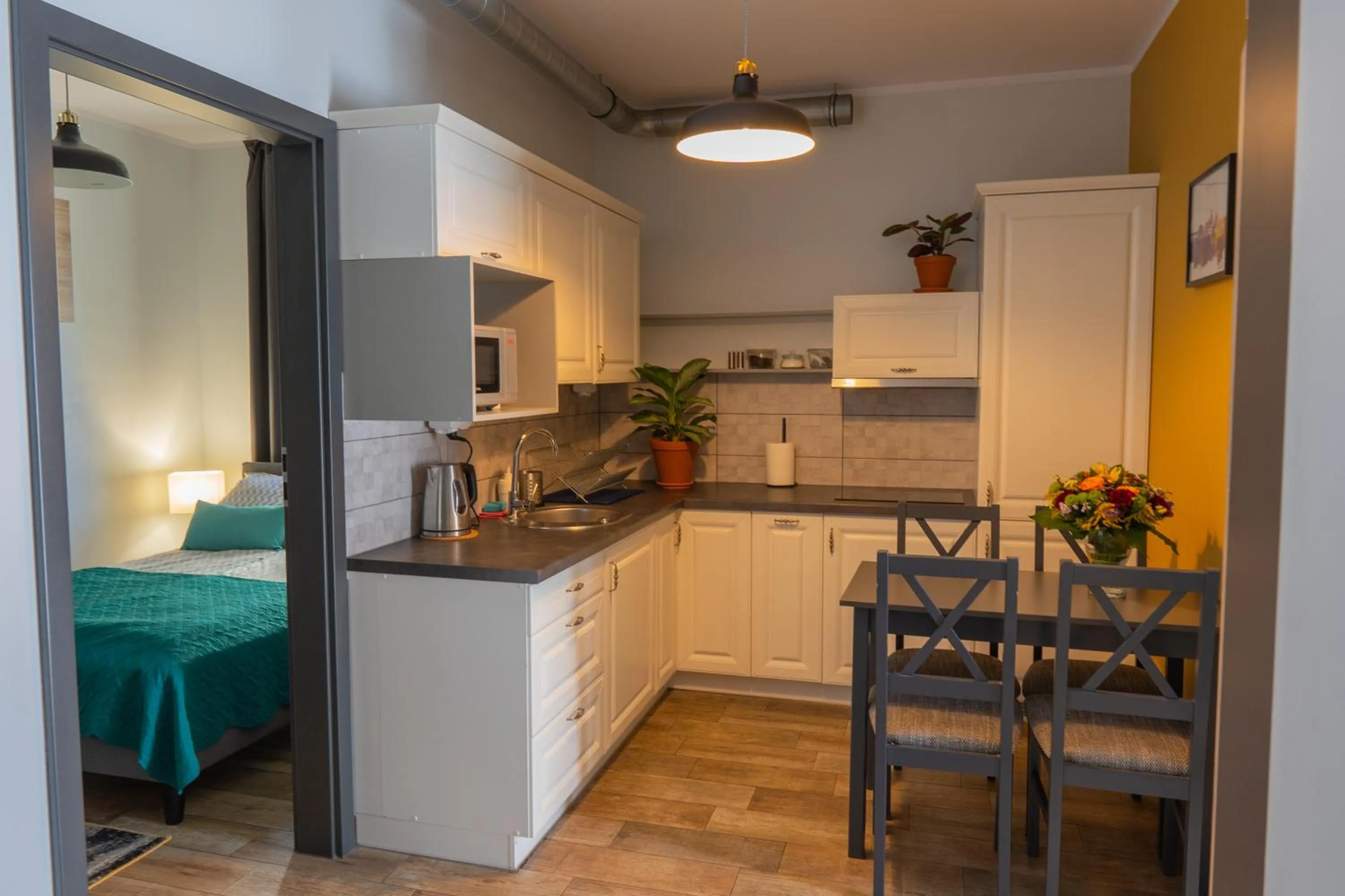Two-Bedroom Apartment for 6 Guests in Moon Hostel Poznań