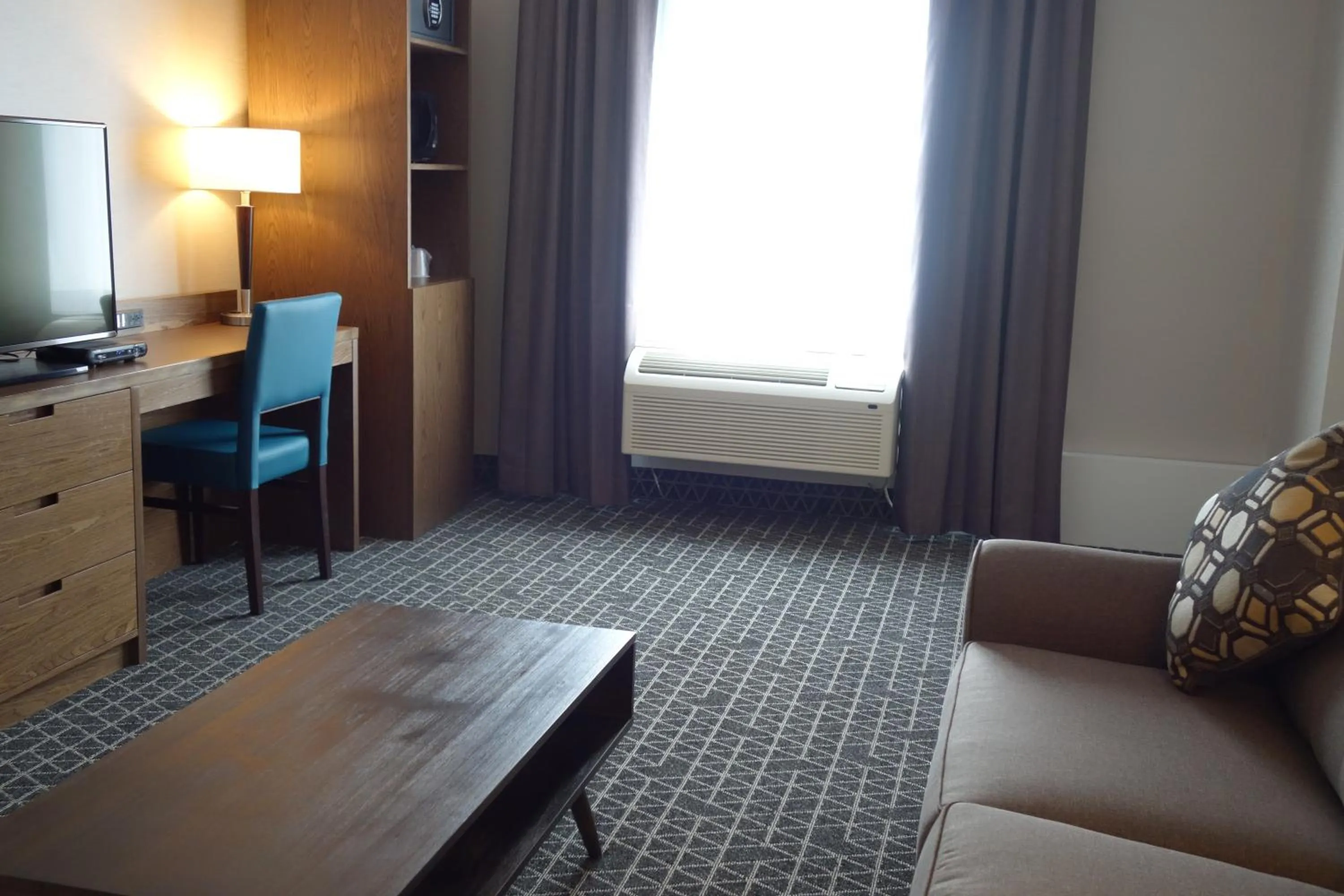 Premium King Room - Non-Smoking in Park Inn by Radisson Brampton, ON