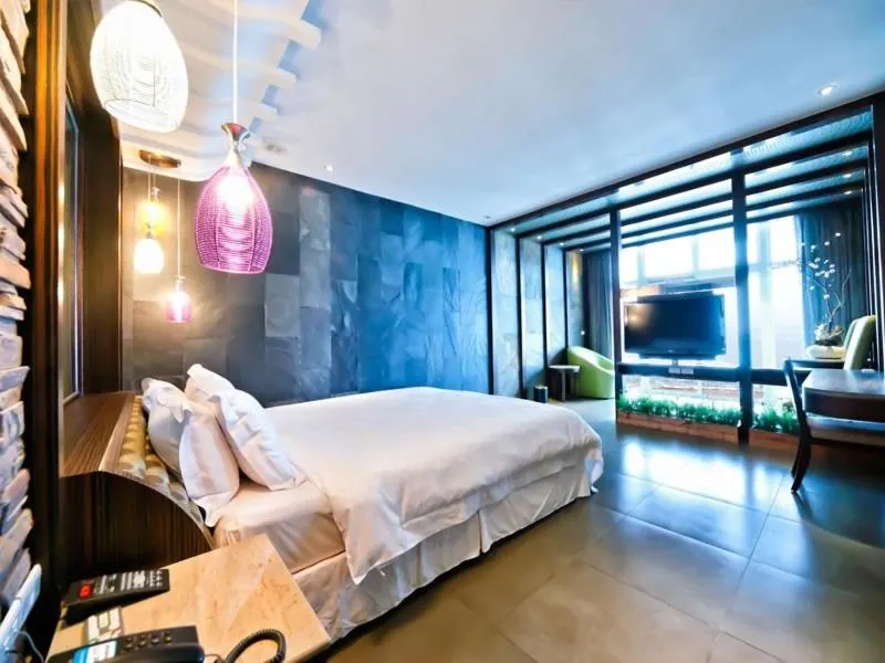 Superior King Room in White House Hot Spring Beach Resort