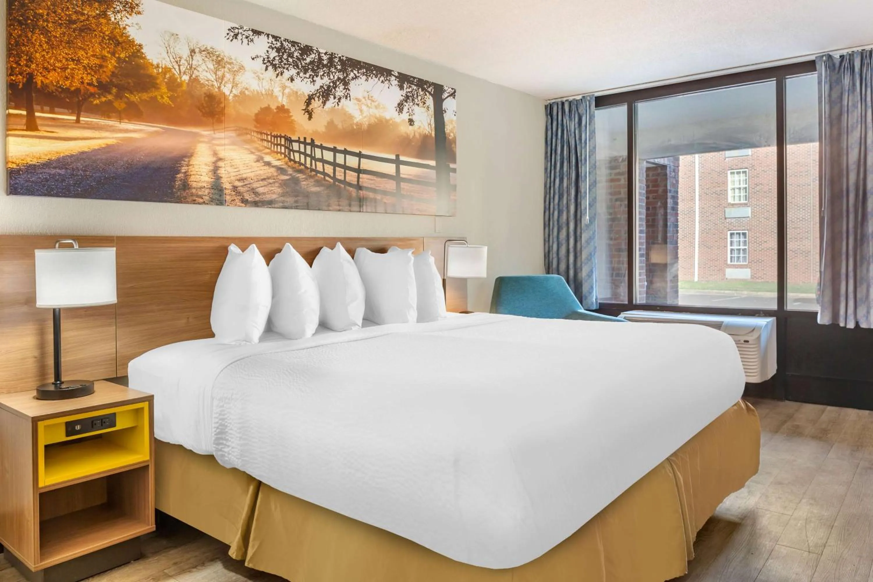King Room - Non-Smoking in Days Inn & Suites by Wyndham Rocky Mount Golden East