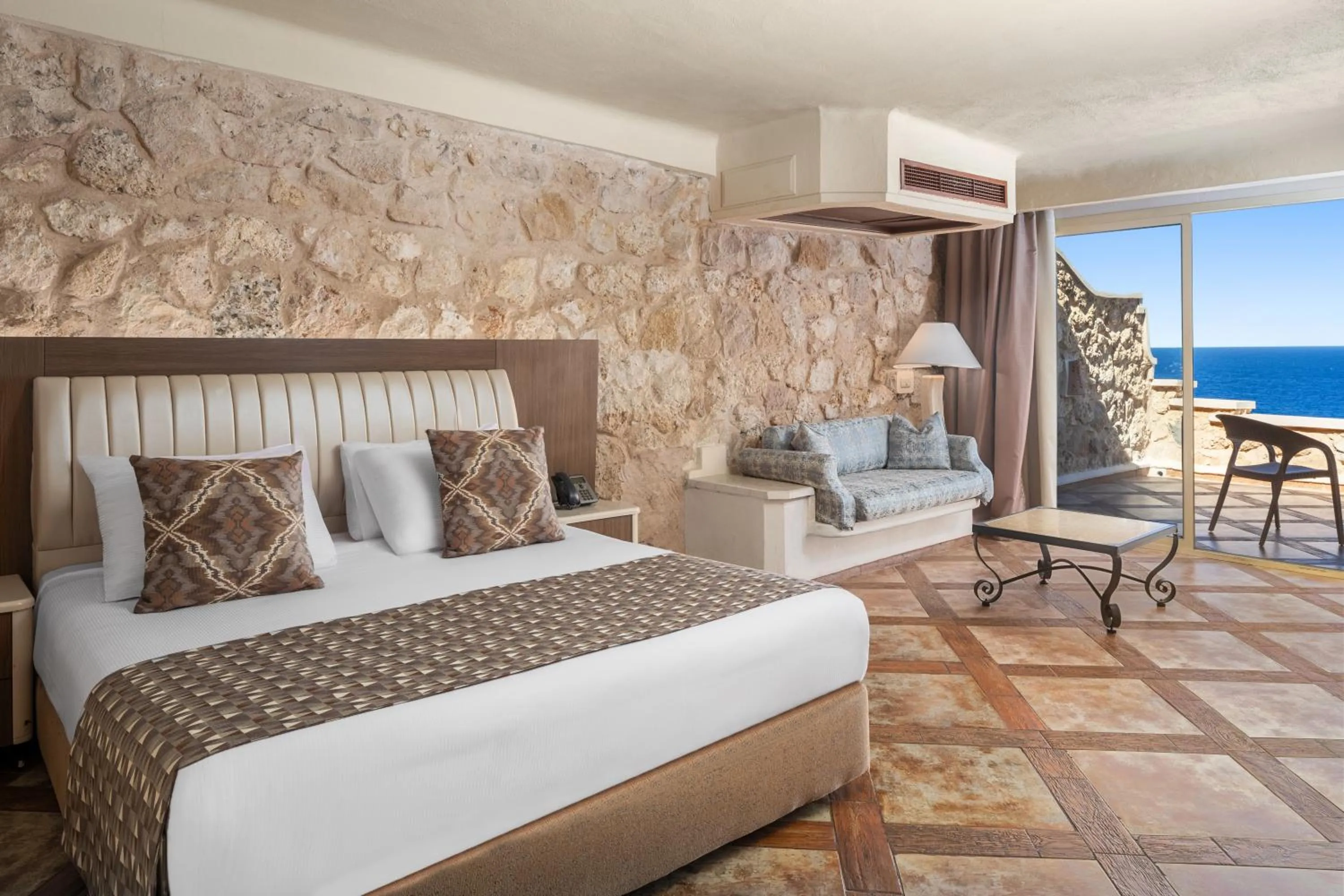 Standard Triple Room with Sea View in Pickalbatros Citadel Resort Sahl Hasheesh