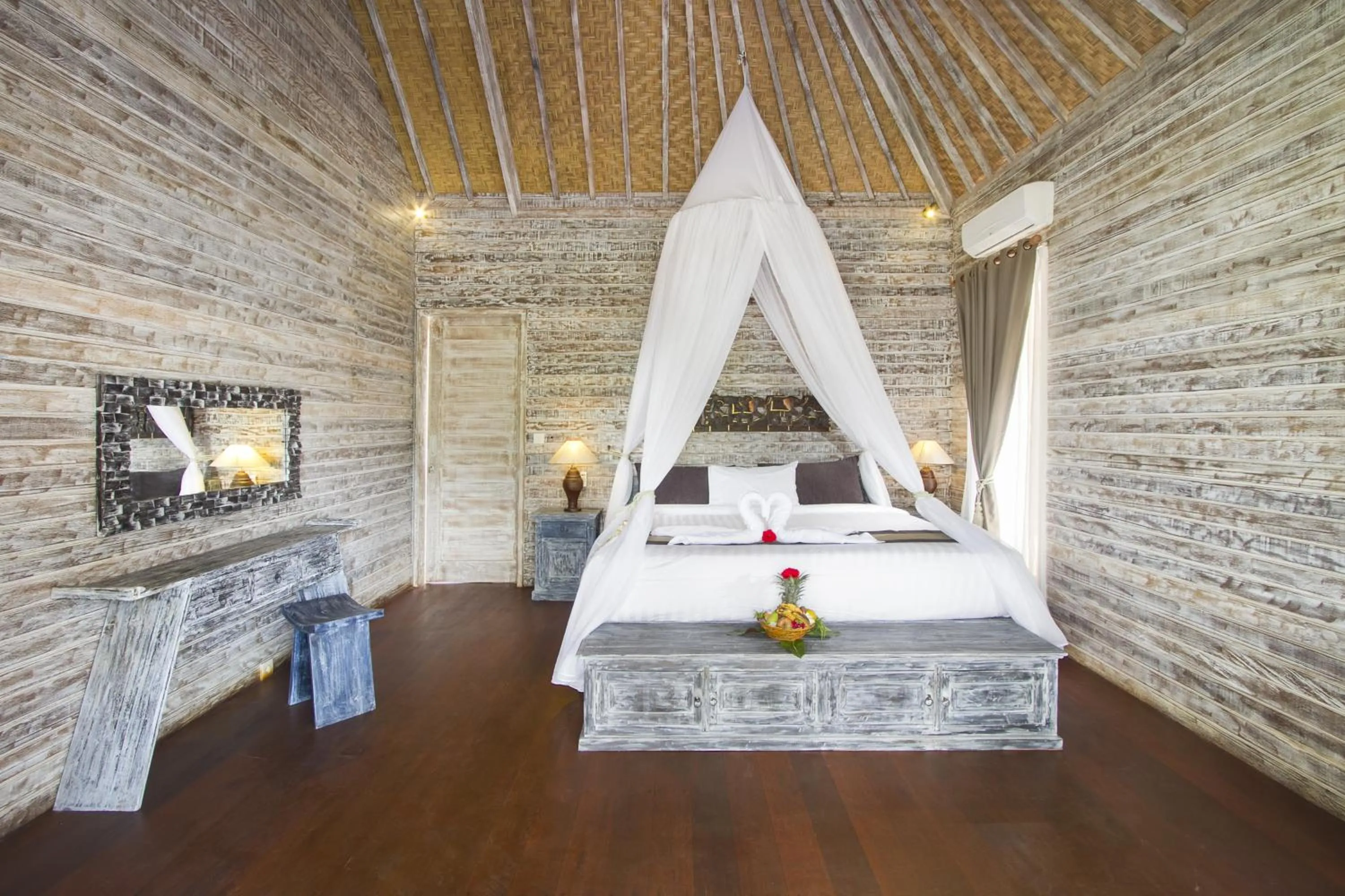 Deluxe Double Room with Garden View in The Palm Grove Villas