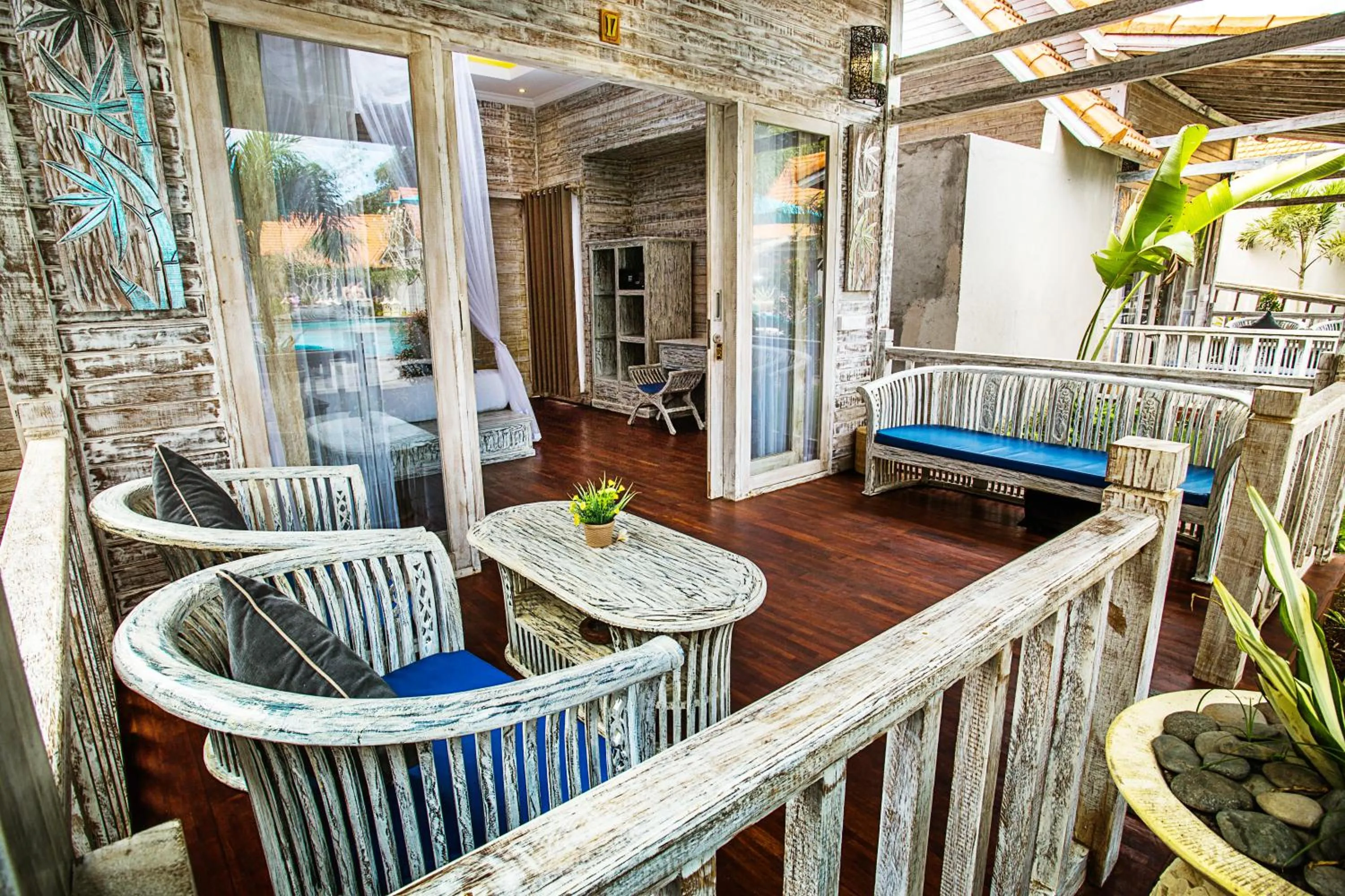 Deluxe Suite with Connecting Room in The Palm Grove Villas