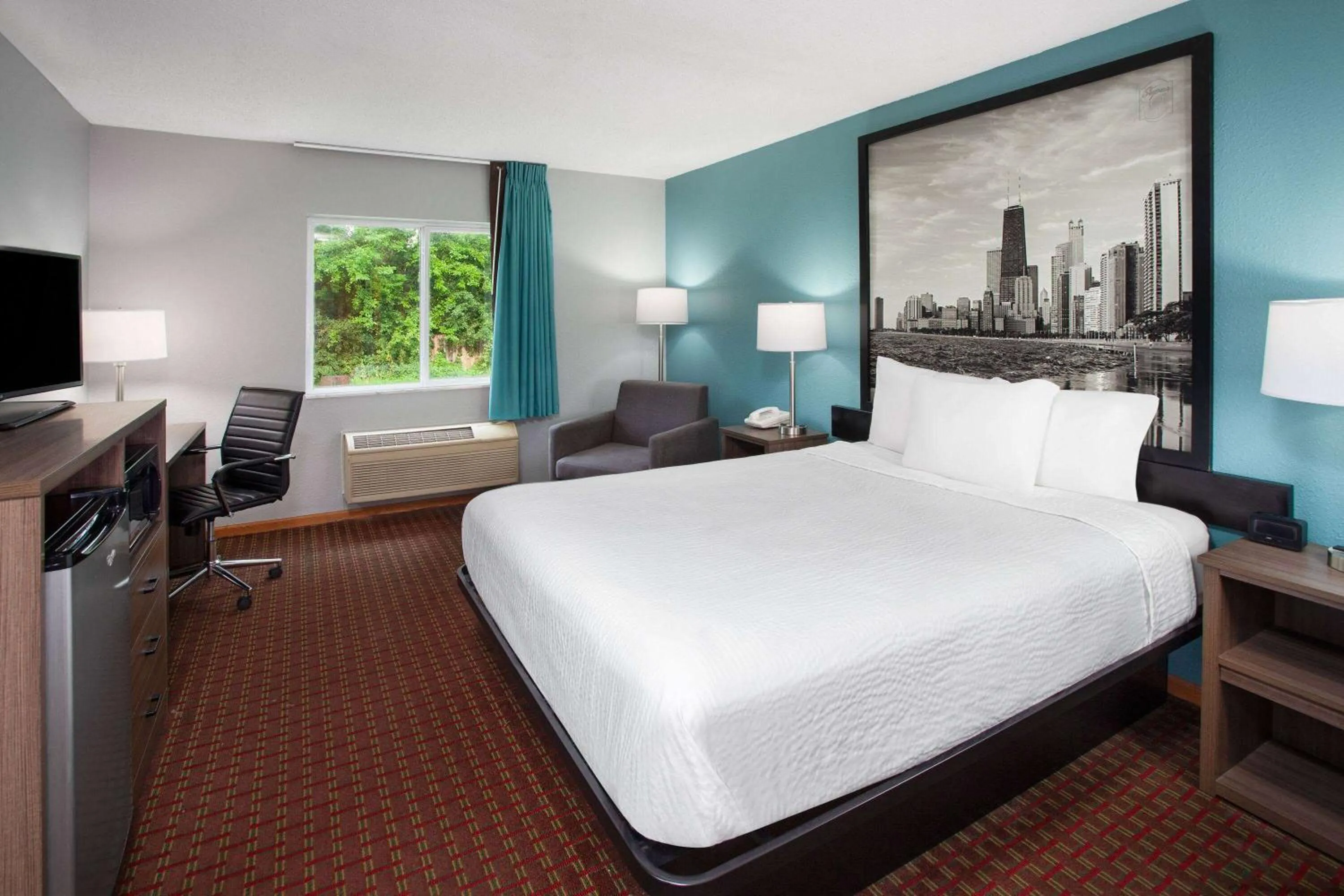 Queen Room - Non-Smoking in Super 8 by Wyndham McHenry Fox Lake Area