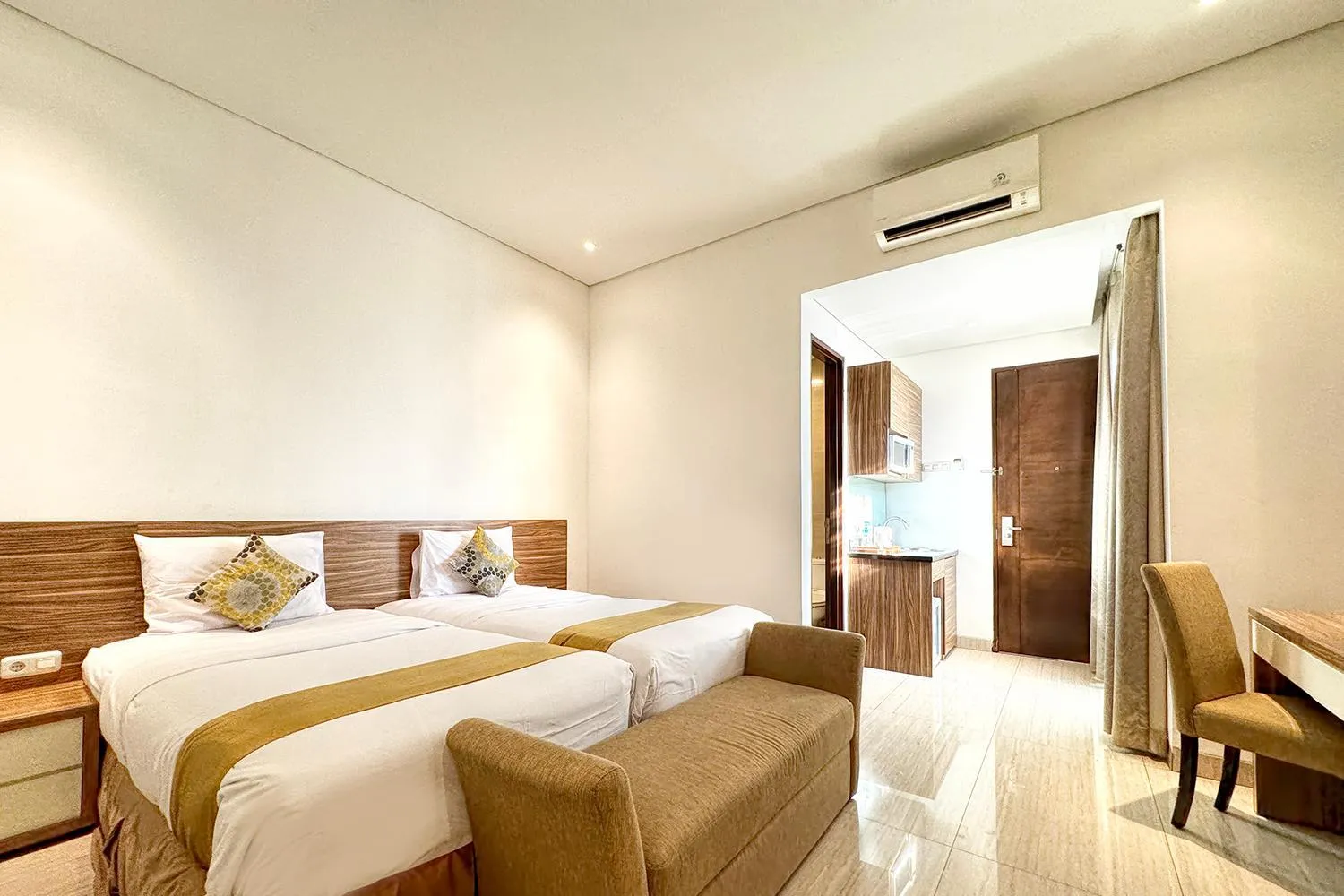Business Double or Twin Suite in Rasuna Icon Hotel