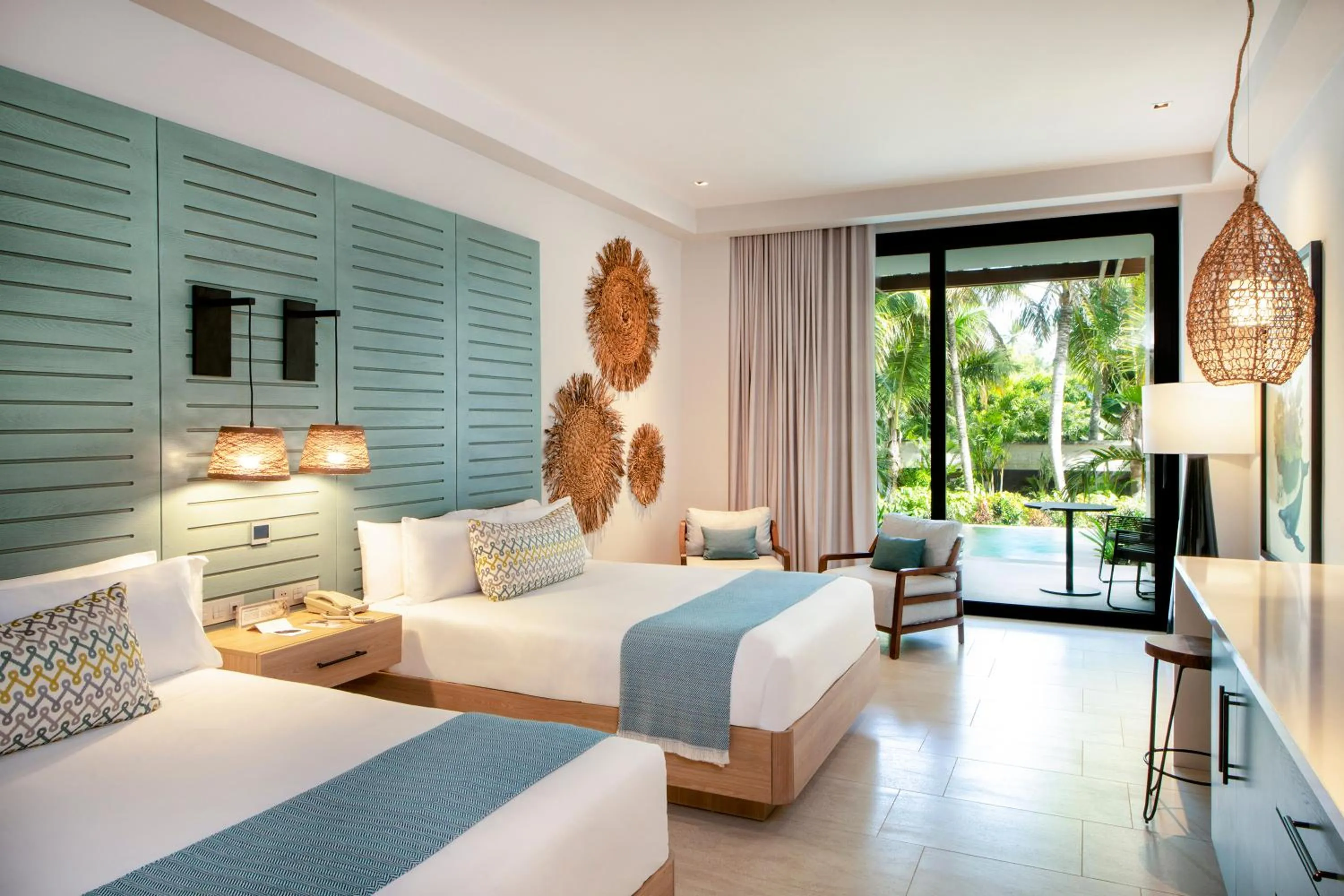 Resort Queen - single occupancy - Swim Up Junior Suite in Lopesan Costa Bávaro Resort, Spa & Casino