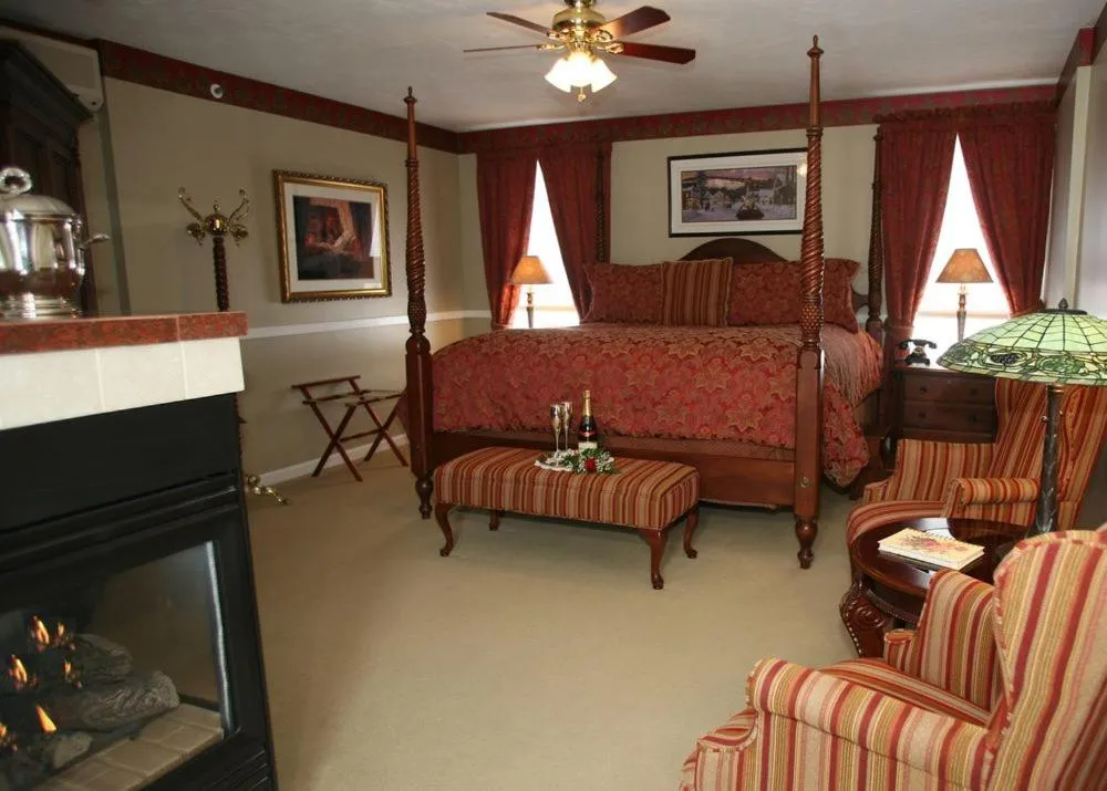 King Room with Balcony in Inn at Ellis River
