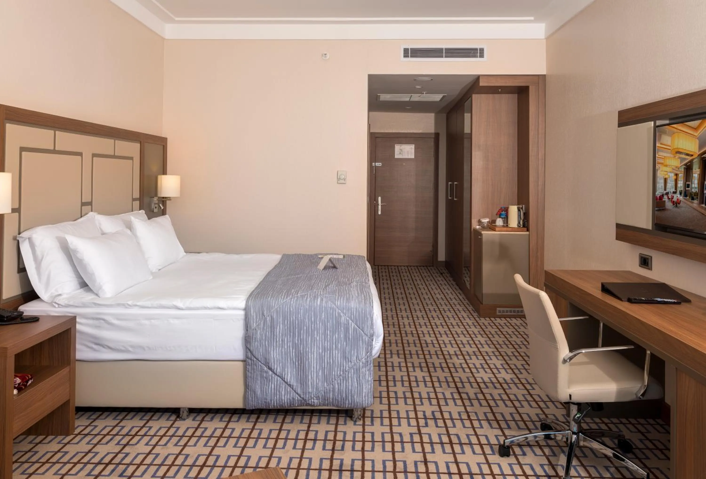 King Room with One King Bed - Sea View in Ramada Plaza by Wyndham Rize