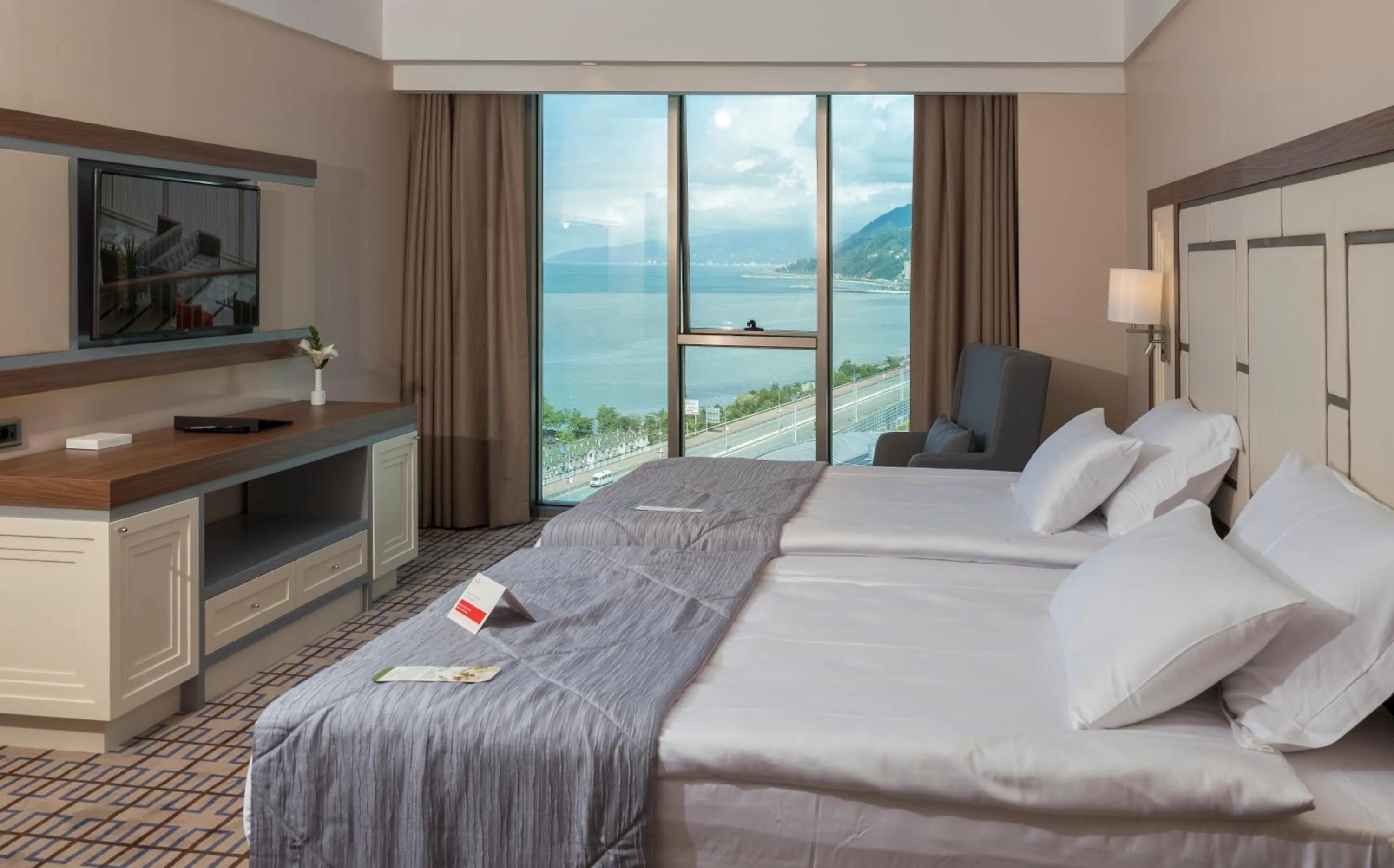 Queen Suite in Ramada Plaza by Wyndham Rize