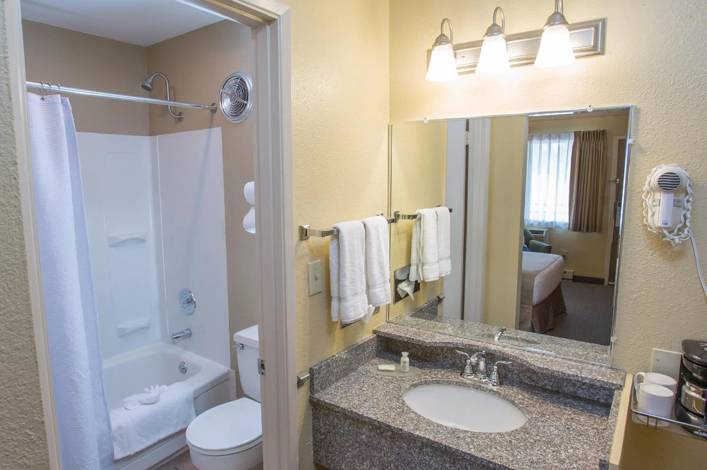 Queen Room with Two Queen Beds in The Dalles Inn