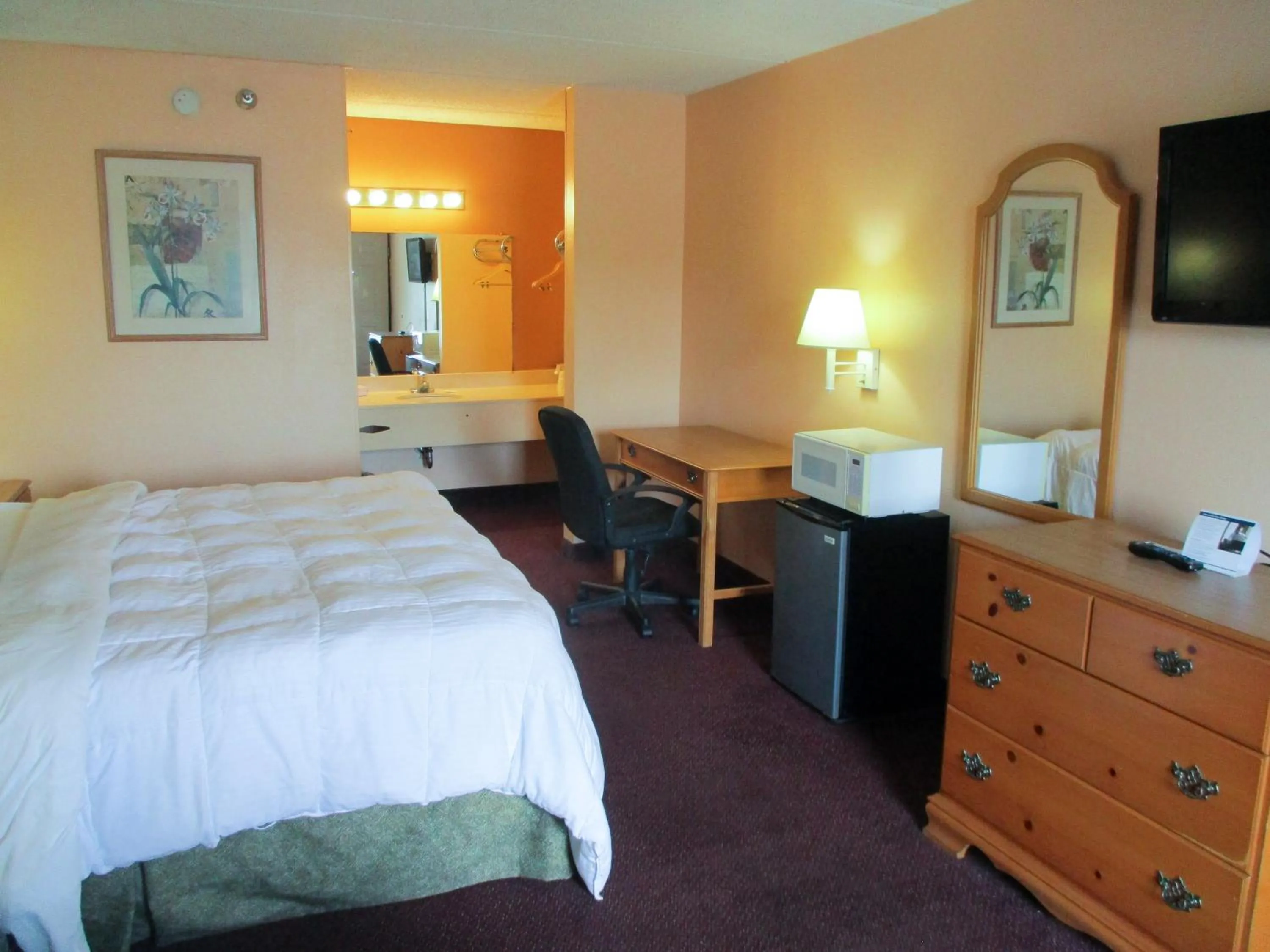 King Room - Smoking  in Motel 6-Macon, GA