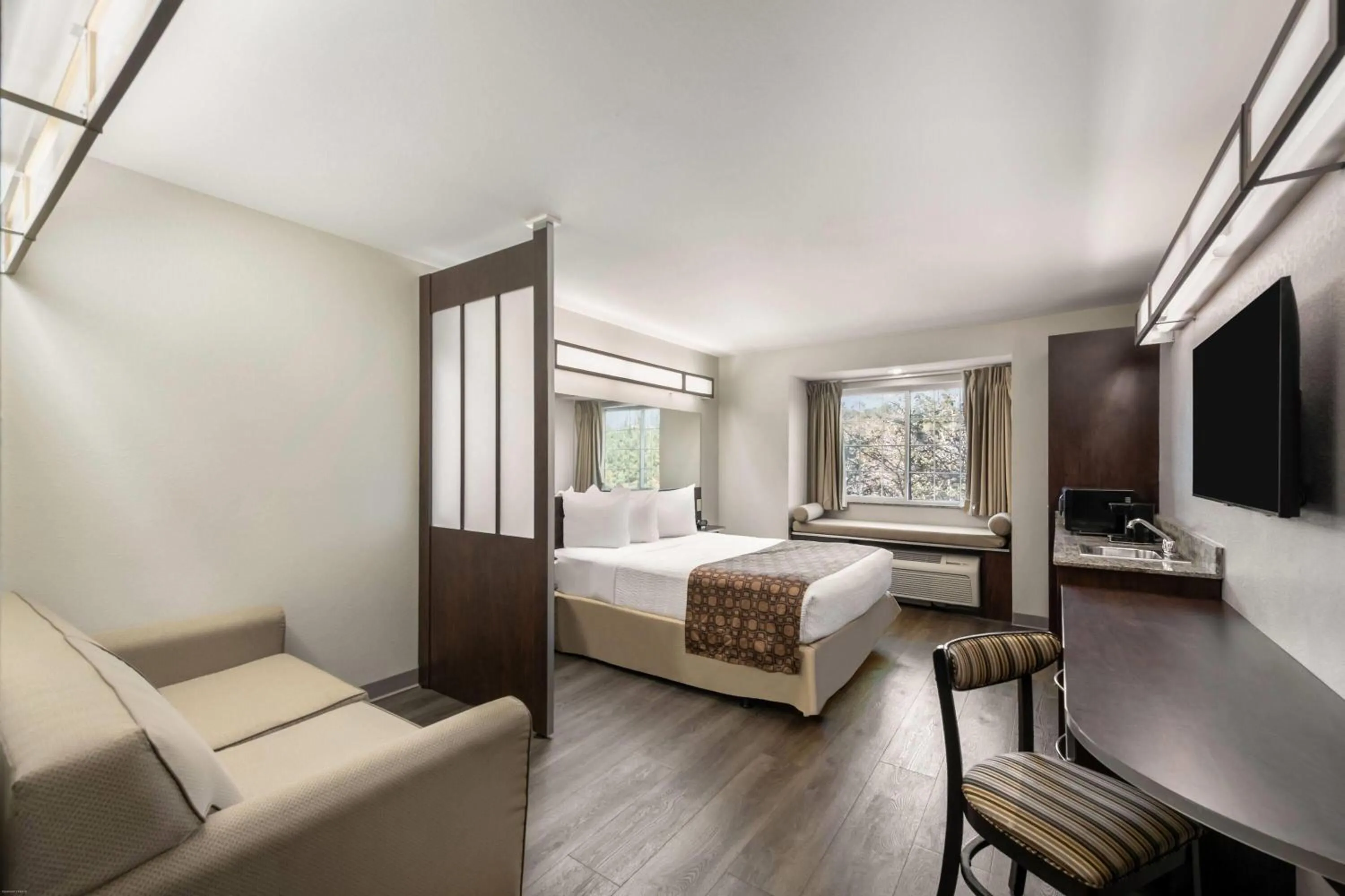 Queen Suite - Disability Access/Non-Smoking in Microtel Inn & Suites by Wyndham Pearl River/Slidell