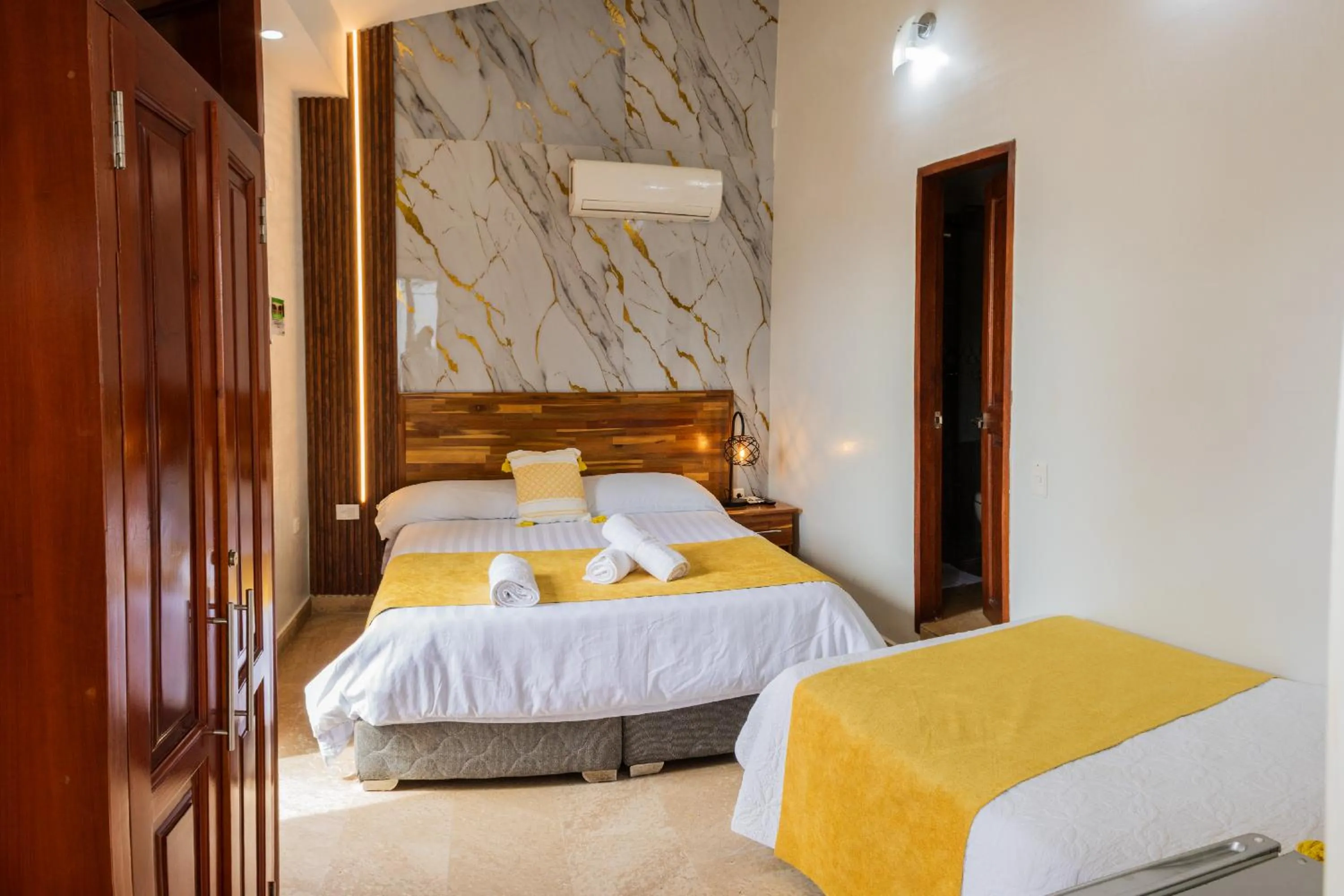 Superior Triple Room in Hotel Casa Centenario Getsemaní