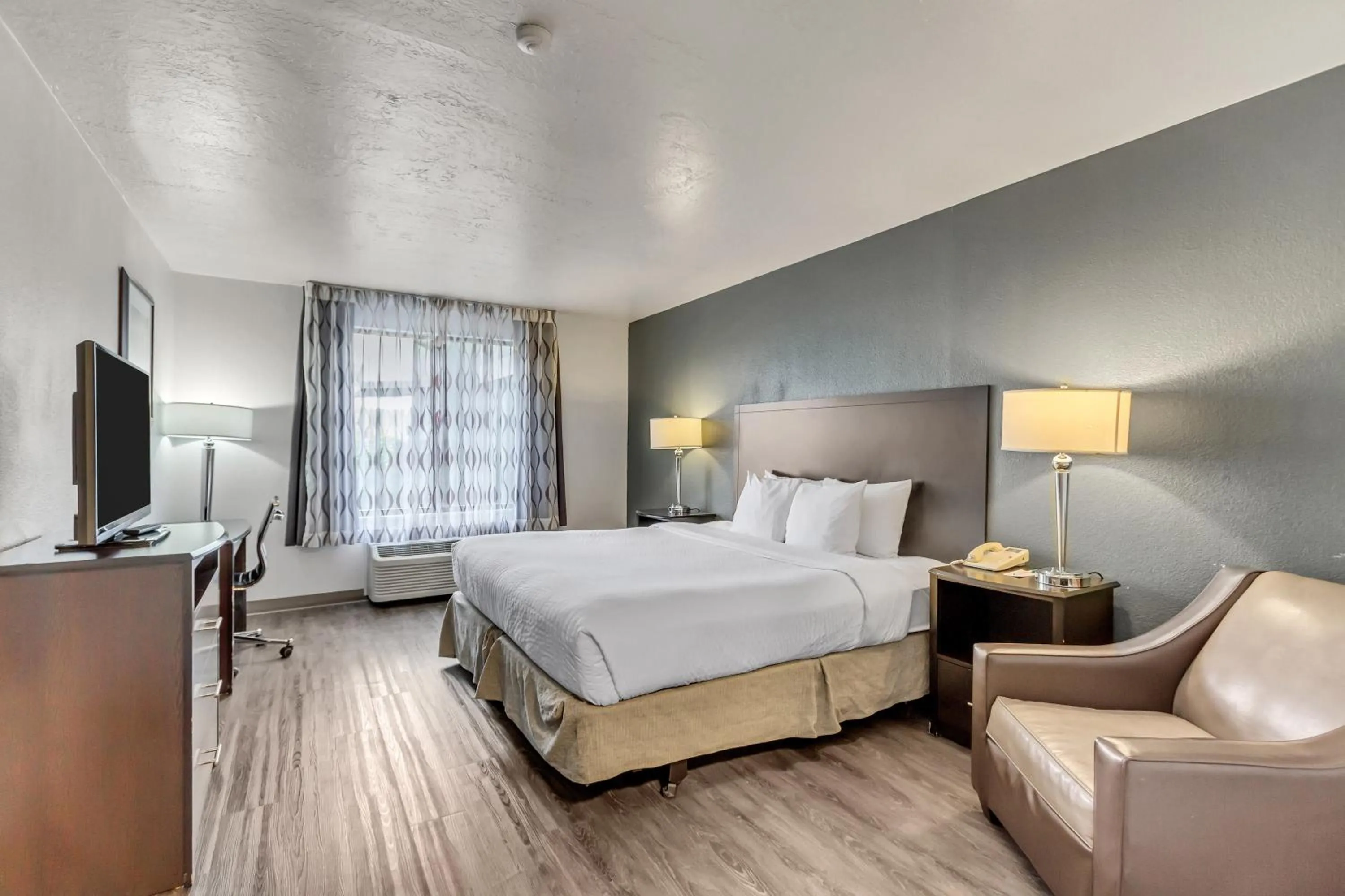 King Room - Non-Smoking in Clarion Inn Salt Lake City Airport