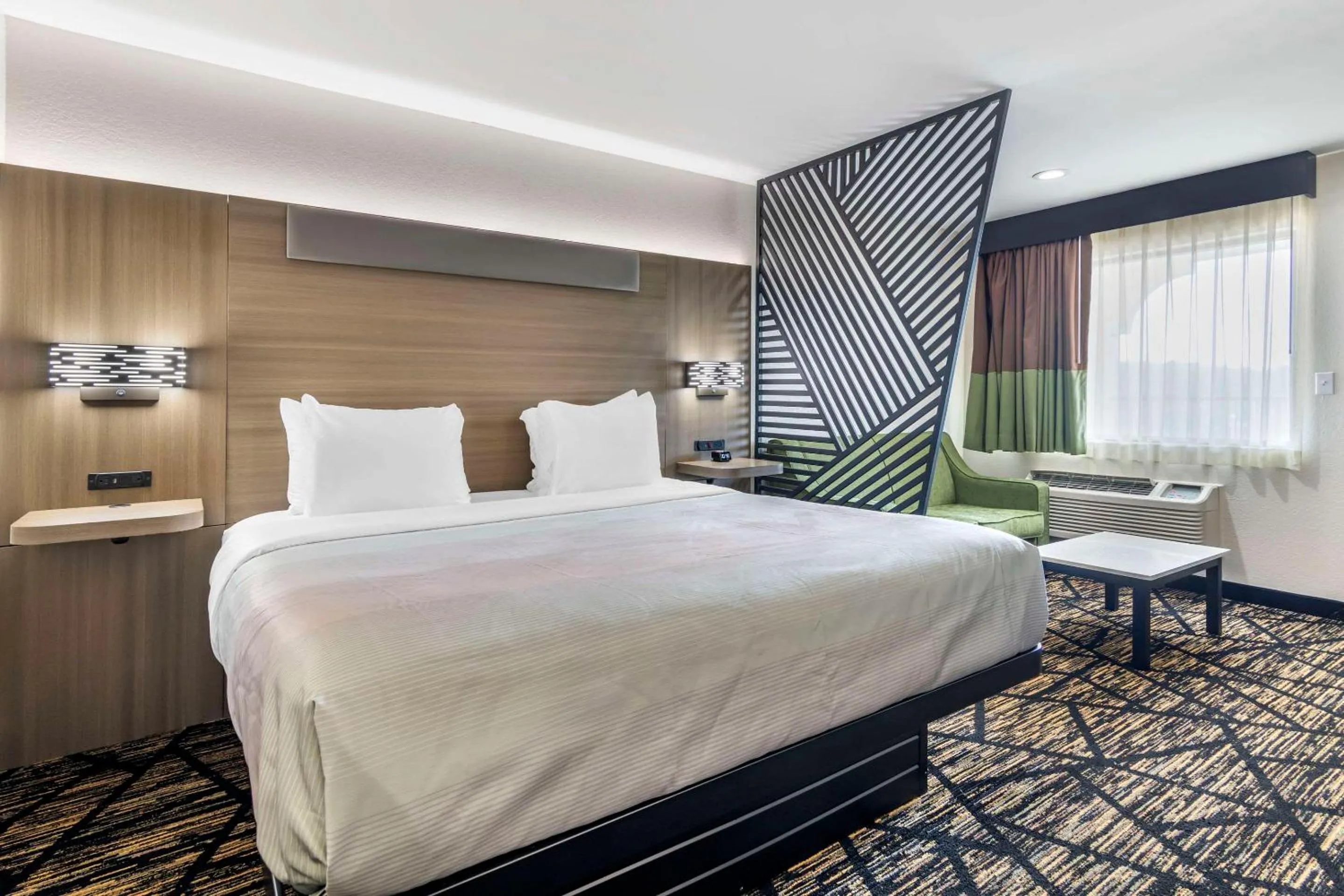 King Suite in Quality Inn & Suites Athens University Area