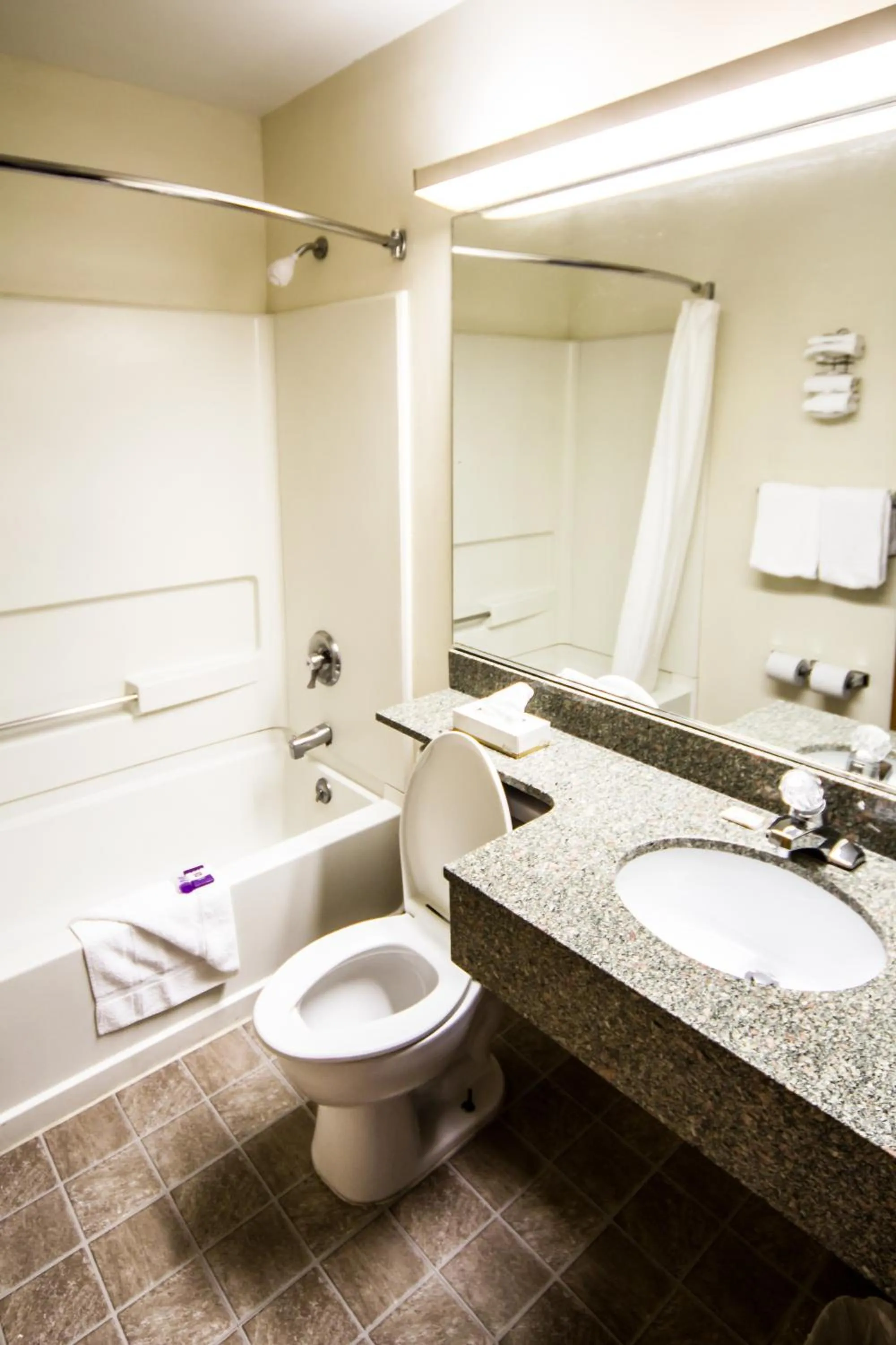 Queen Room - Smoking in Knights Inn Allentown