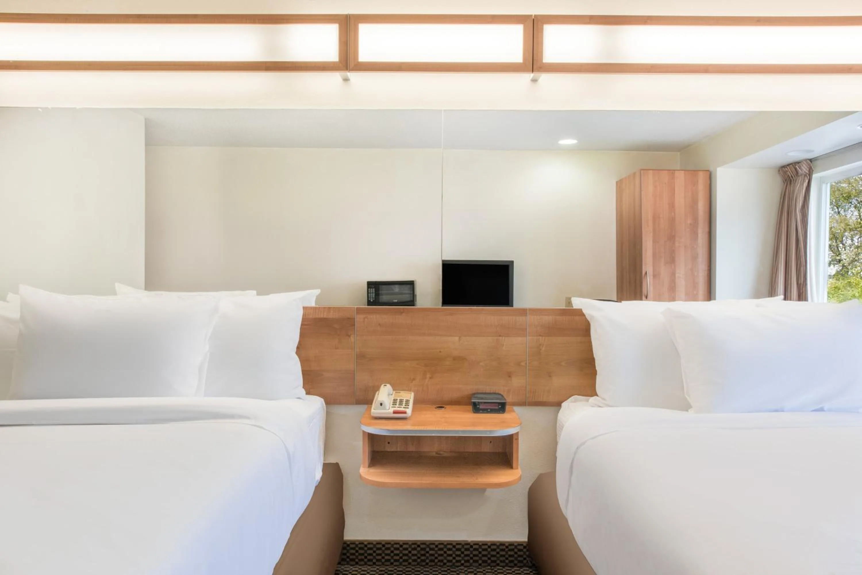 Queen Room with Two Queen Beds - Non-Smoking in Knights Inn Allentown